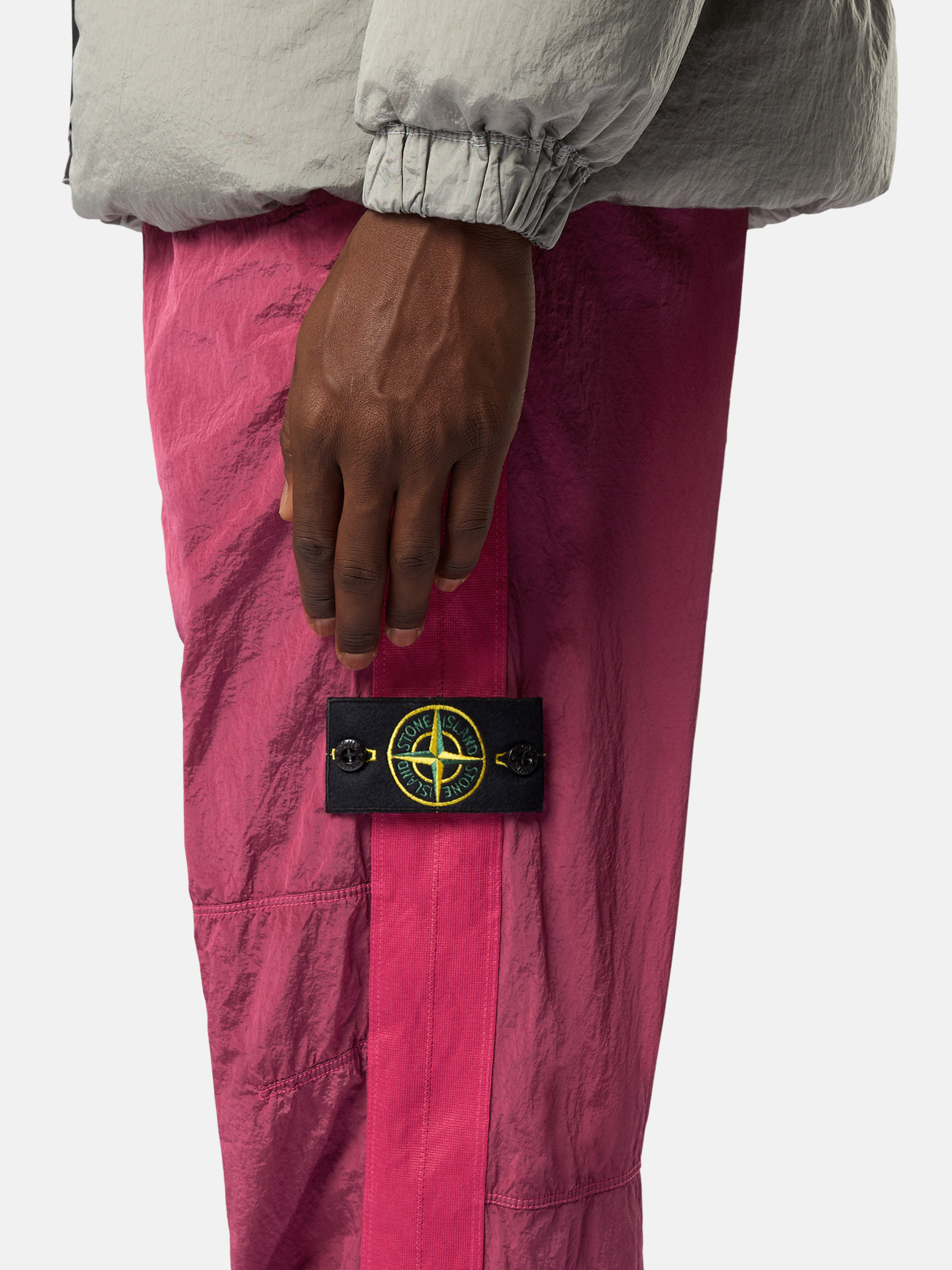 メンズパンツ、カーゴ、バミューダショートパンツ | Stone Island