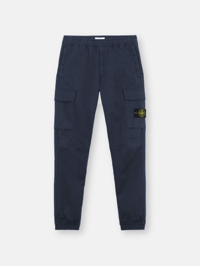 31314 STRETCH COTTON WOOL SATIN Pantalones cargo con corte cónico estándar  Azul marino | Stone Island ES