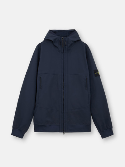 Navy Blue Q0322 SOFT SHELL-R_e.dye® TECHNOLOGY IN RECYCLED POLYESTER Wind  and Water-Resistant Hooded Jacket | Stone Island US