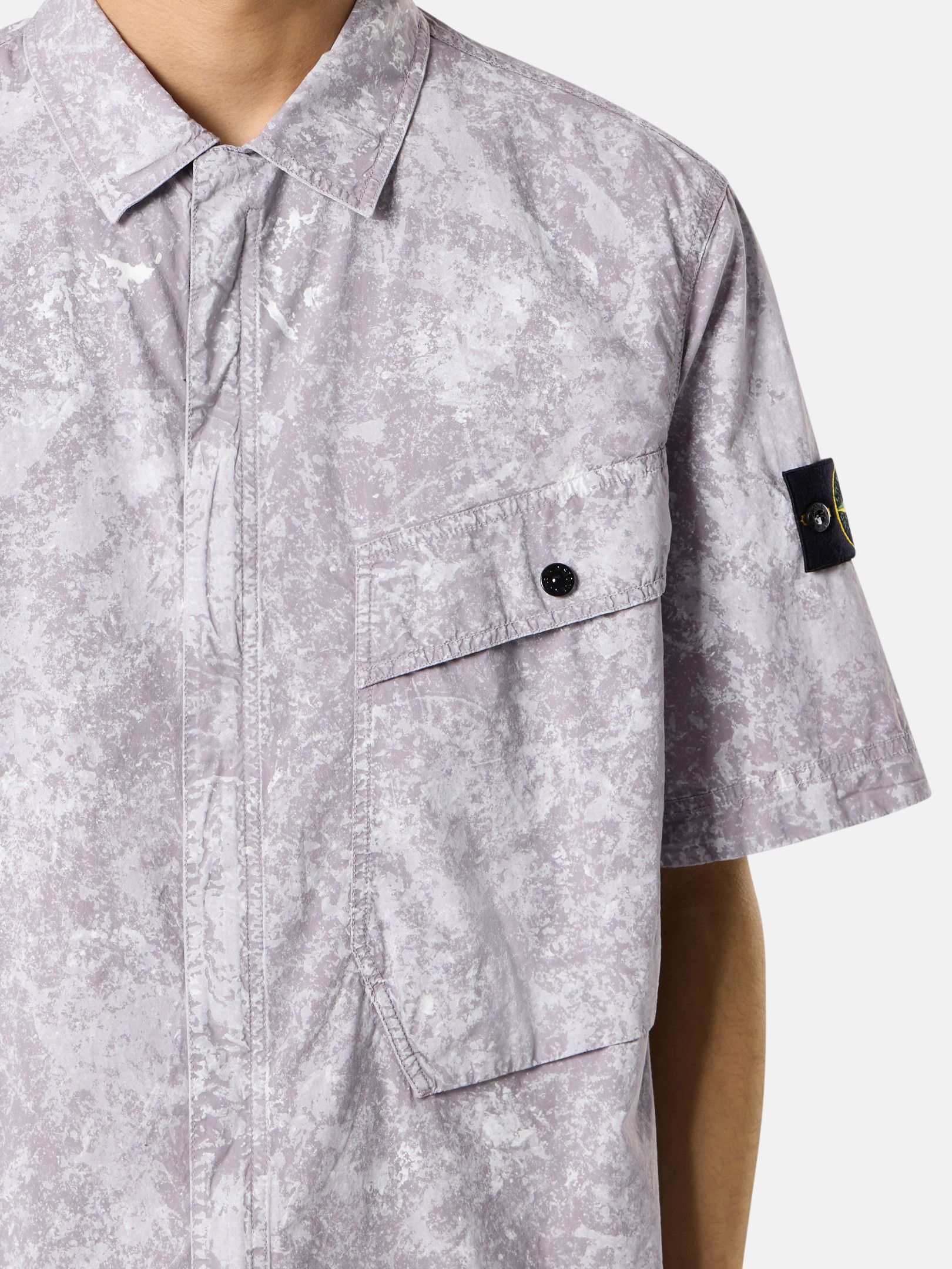 Pearl Grey Comfort-fit short-sleeve shirt with hidden two