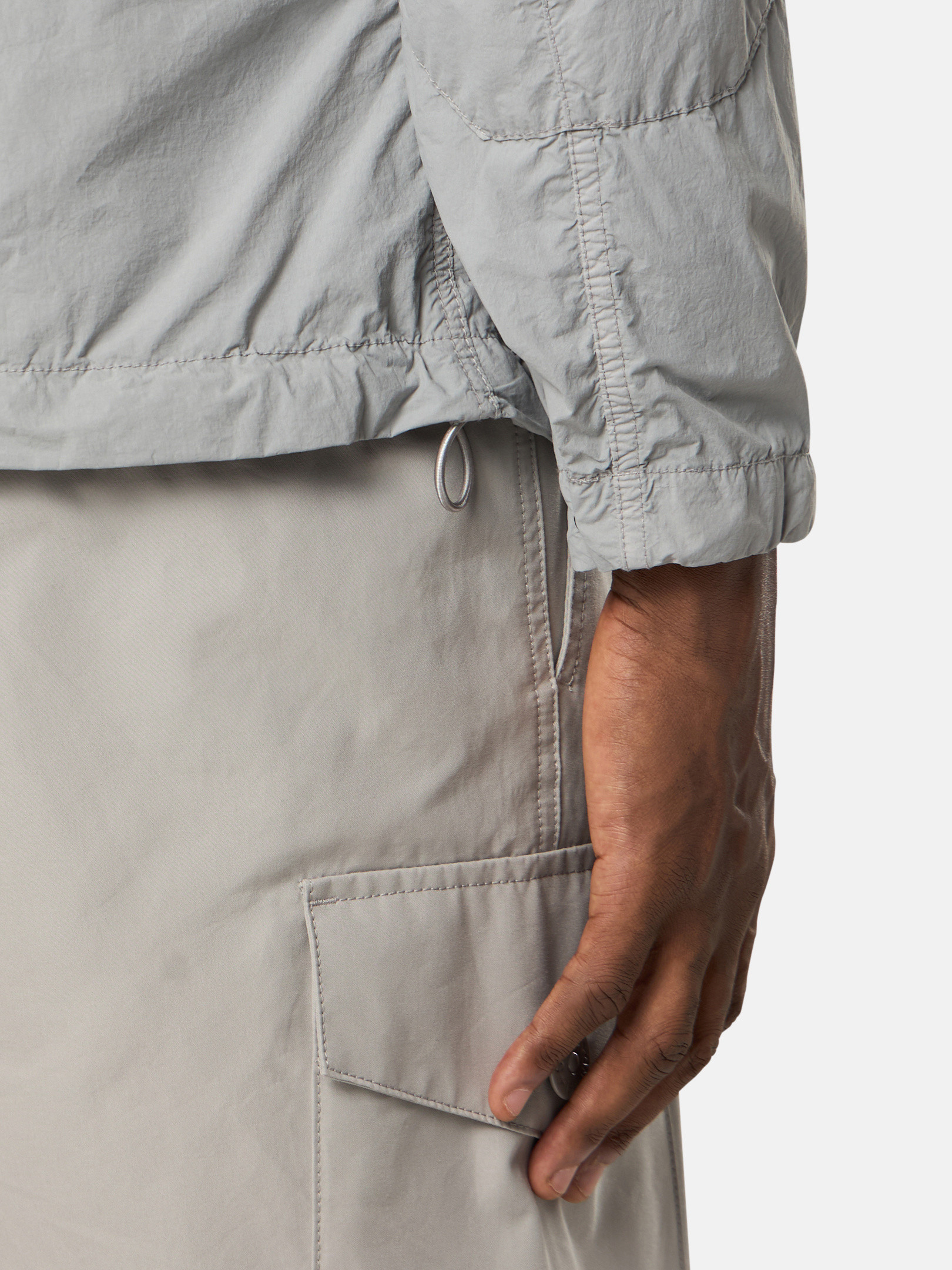 ダストグレー 4100032 NYLON SMERIGLIATO_STONE ISLAND GHOST 撥