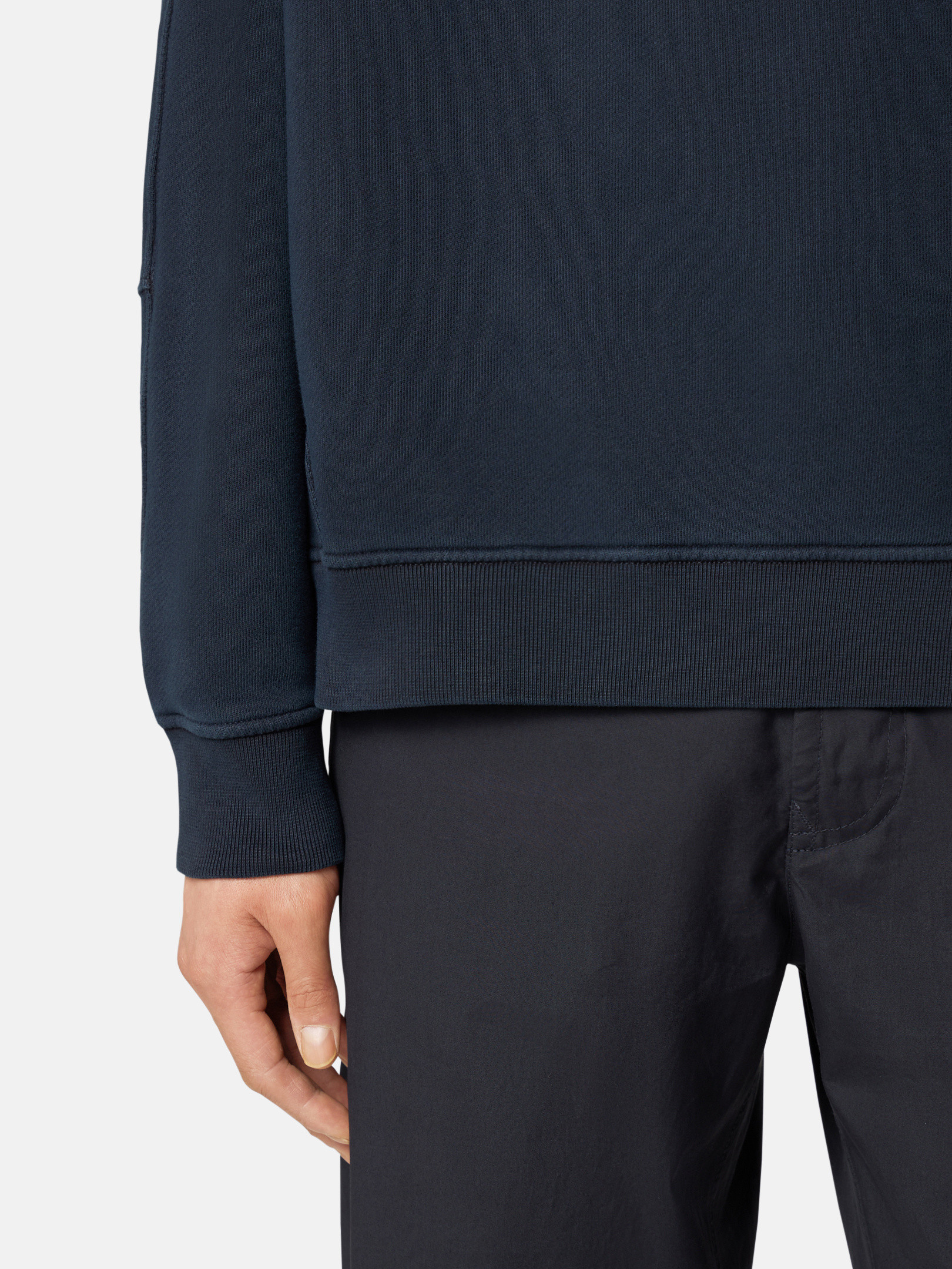 【STONE 】OLD EFFECT SWEATSHIRT●K1S156100032S0045V012 Stone Island Old Effect Fleece Crewneck in Black | SVD