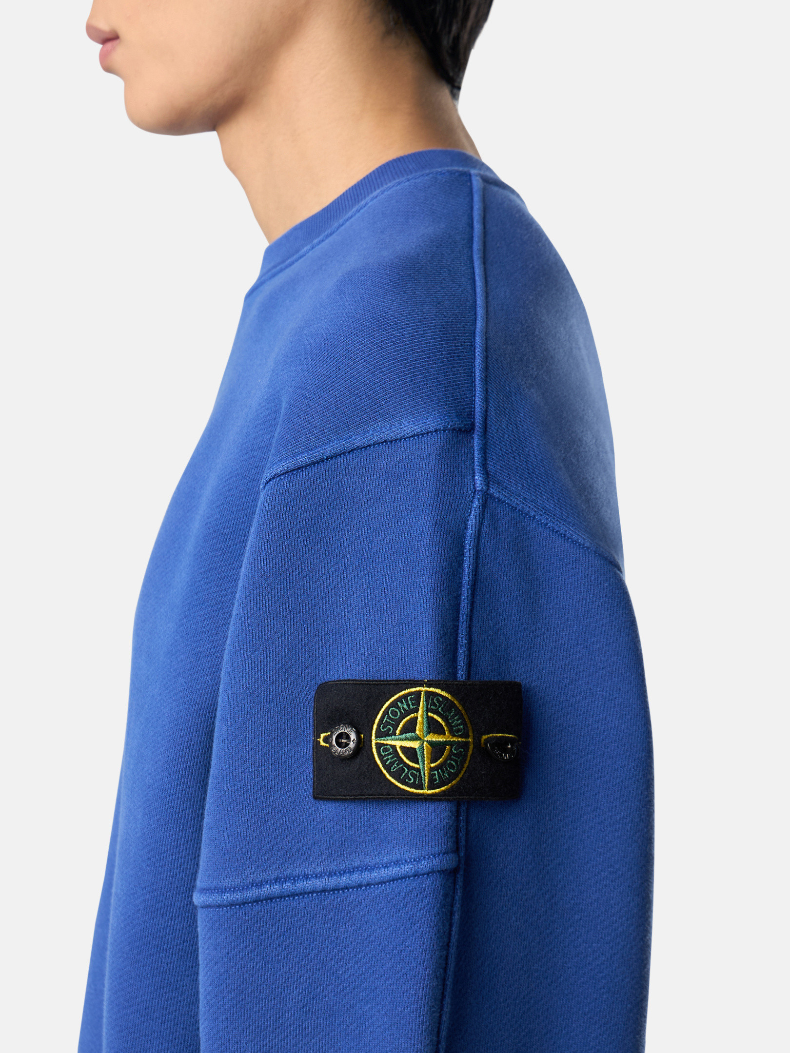 【STONE 】OLD EFFECT SWEATSHIRT●K1S156100032S0045V012 Bright Blue Oversized fit crewneck sweatshirt with faded