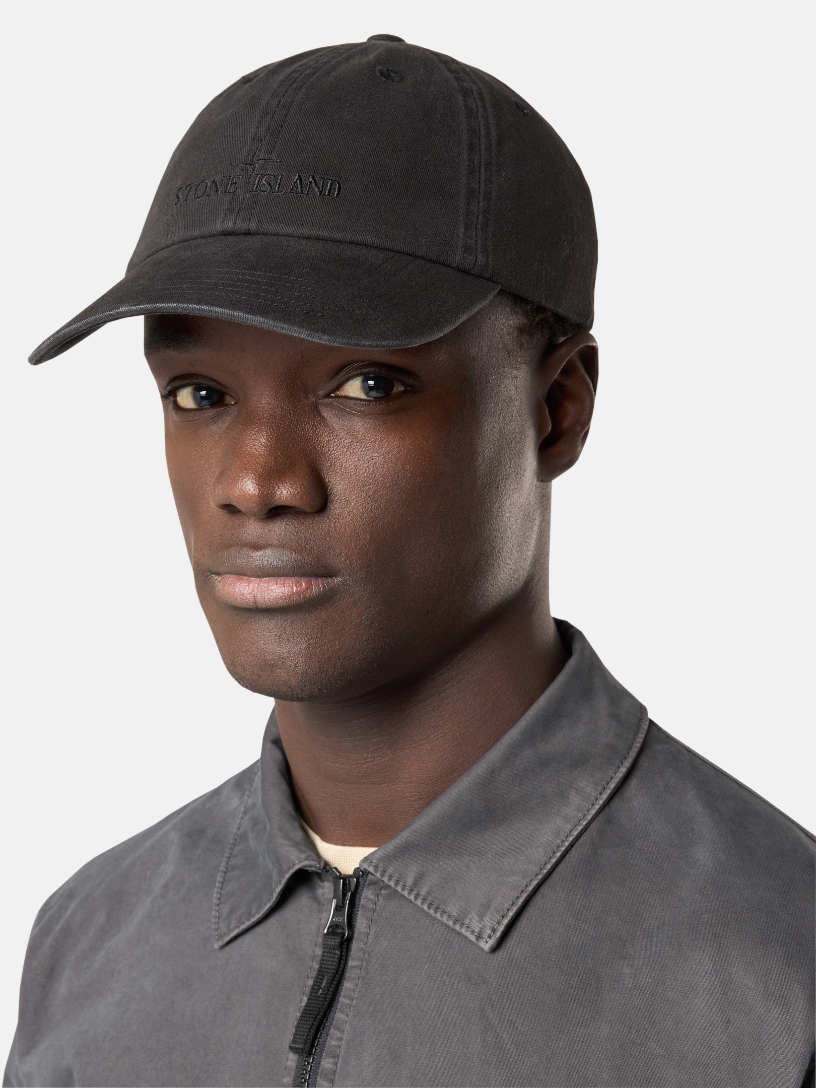 ロゴパッチ付きメンズ入りビーニー | Stone Island