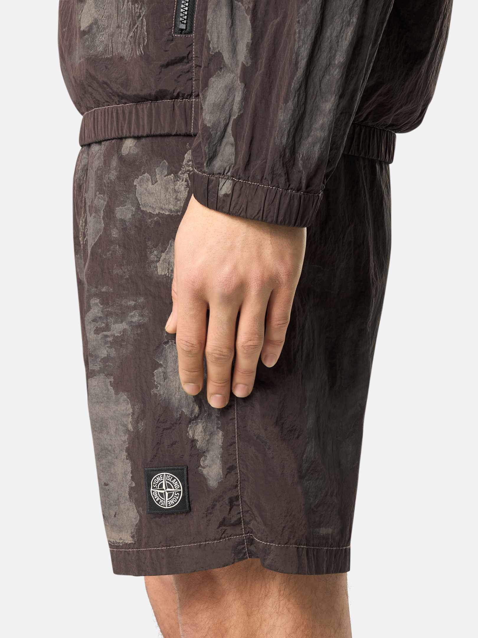 メンズビーチパンツとハーフパンツ | Stone Island