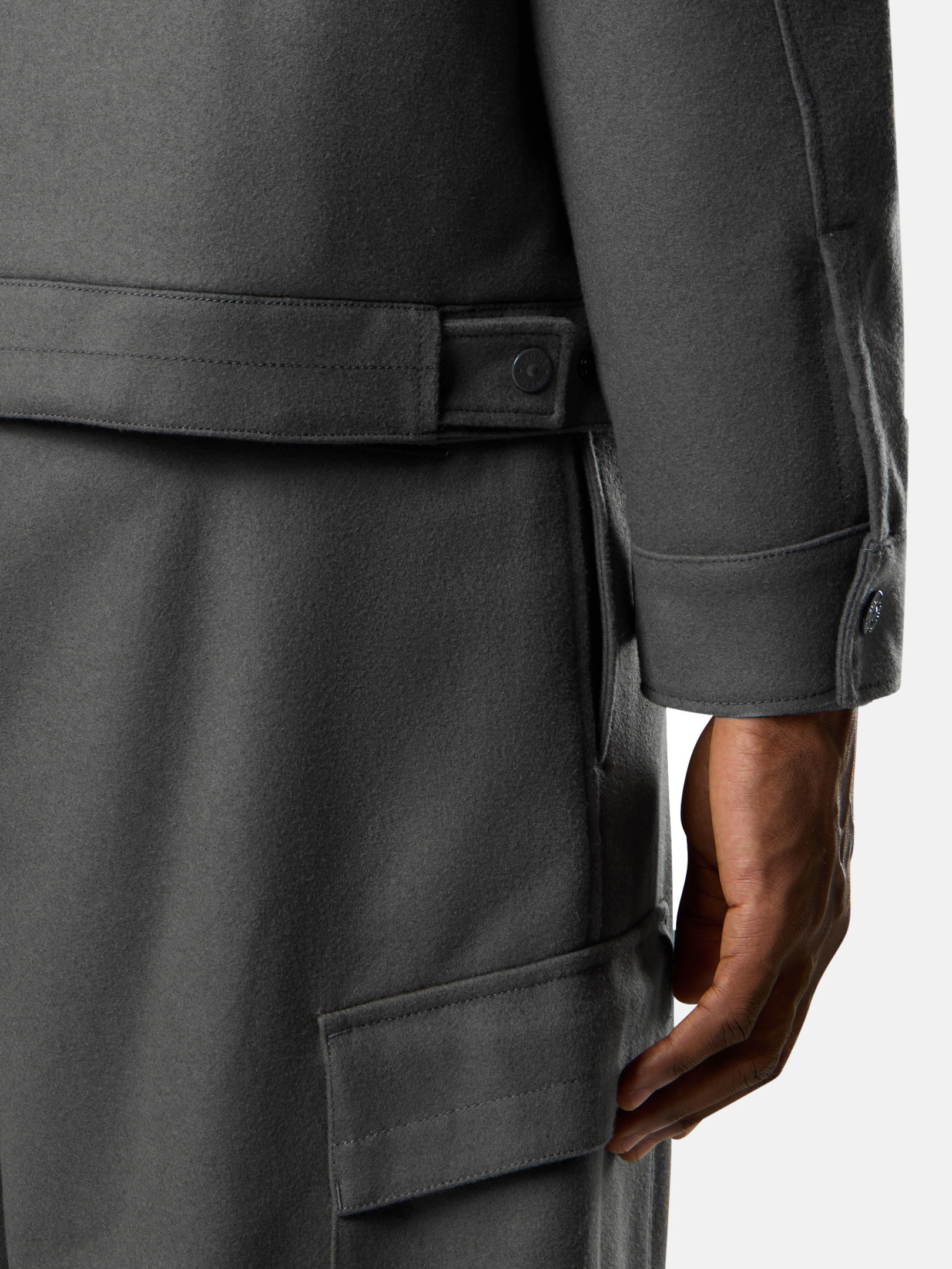 ダークグレー コンフォートフィット ジップアップ オーバーシャツ 防風