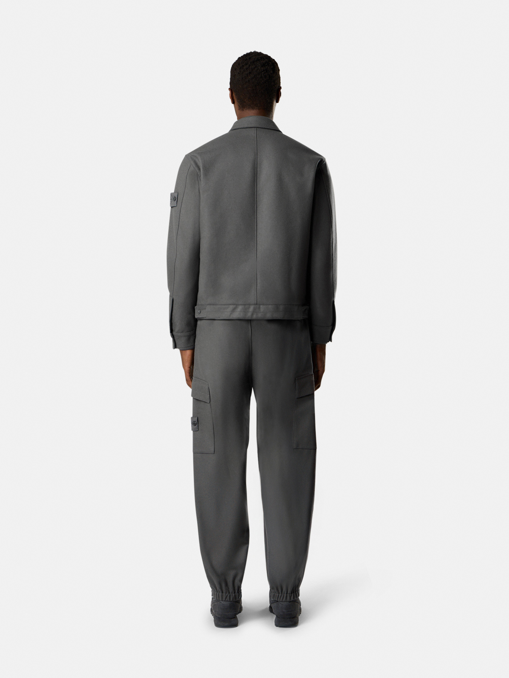 ダークグレー コンフォートフィット ジップアップ オーバー