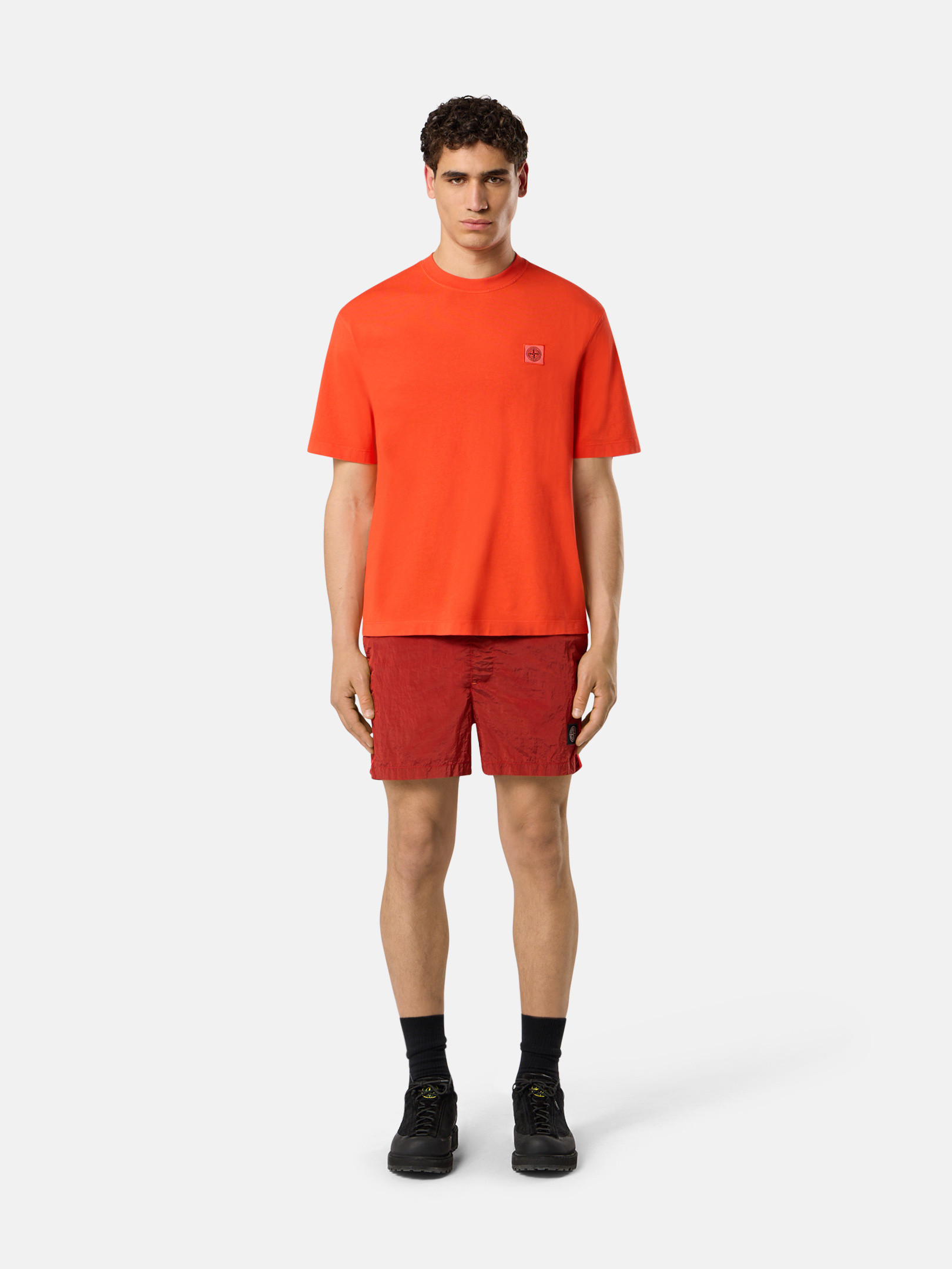 STONE ｜SHORT-SLEEVED ROUND NECK T-SHIRTS (2NS94 A Stone Island – 2NS94 Garment-Dyed Tricromia Three T-Shirt Black