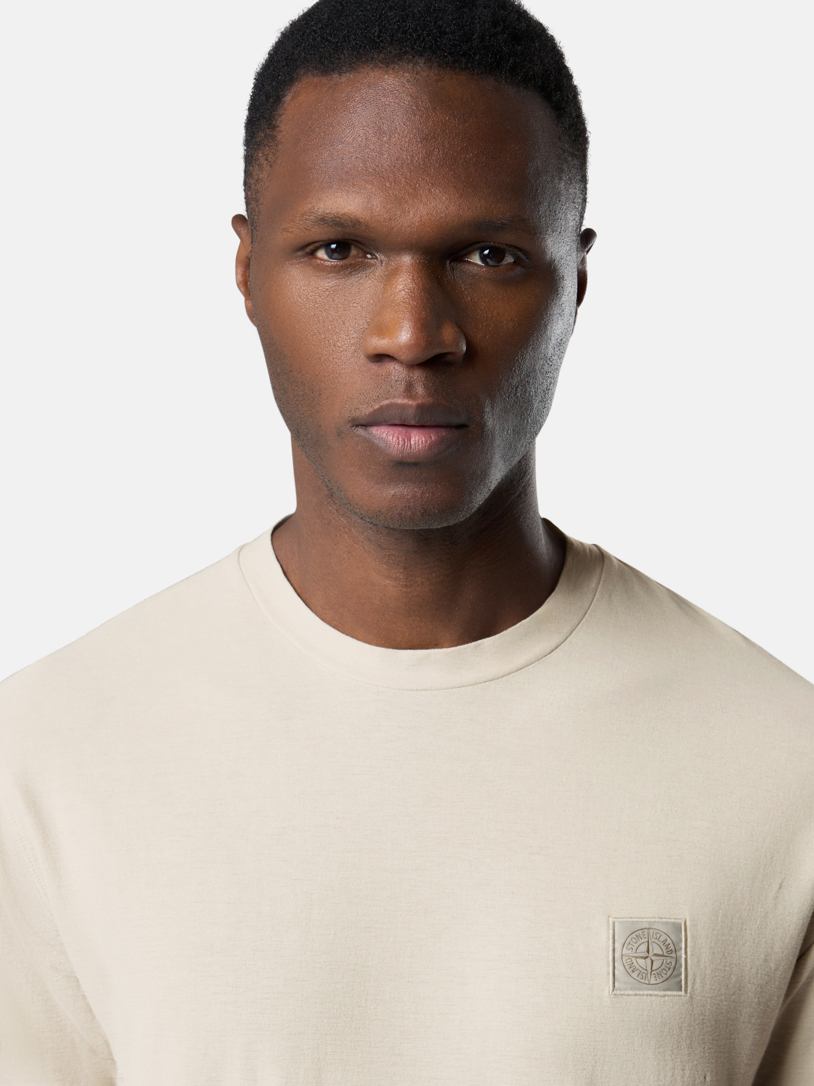 ベージュ スリムフィット Tシャツ Compassロゴパッチ 2100034