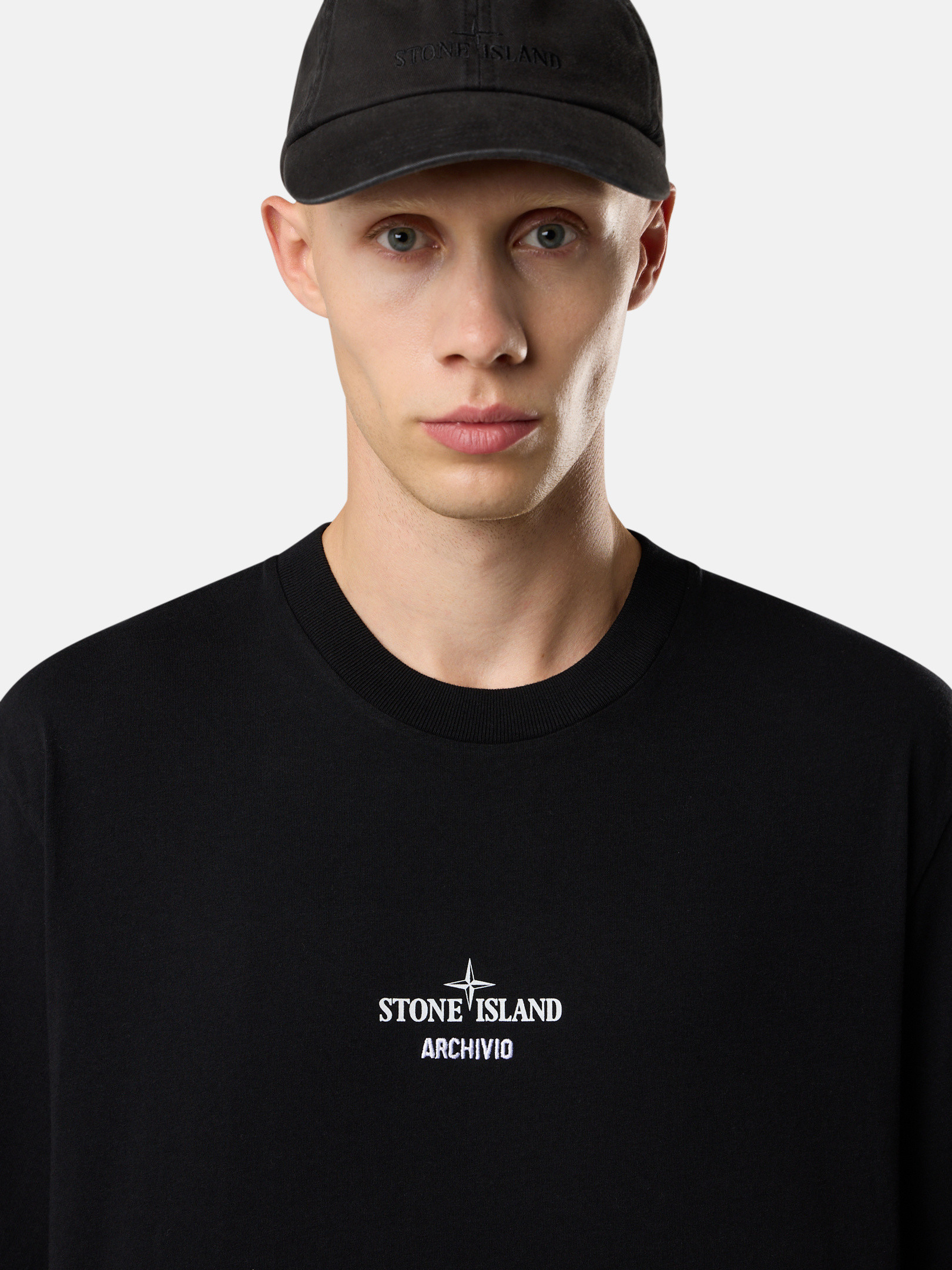 ブラック レギュラーフィット ショートスリーブ Tシャツ