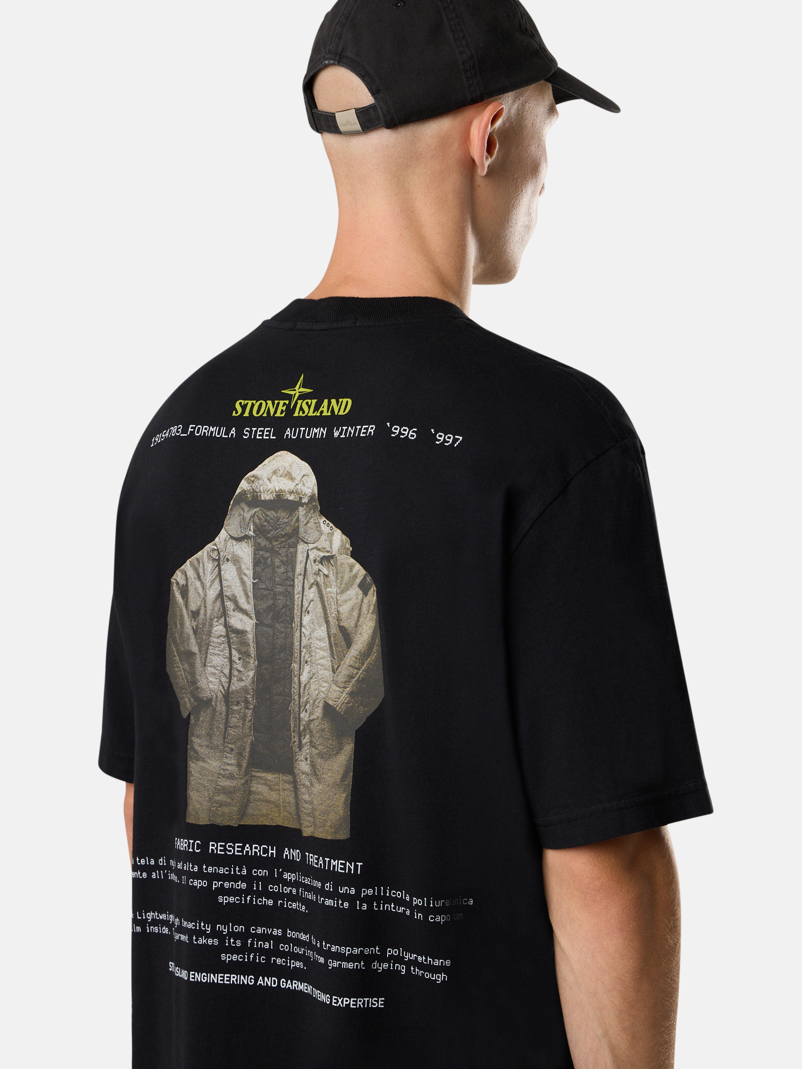 ブラック レギュラーフィット ショートスリーブ Tシャツ