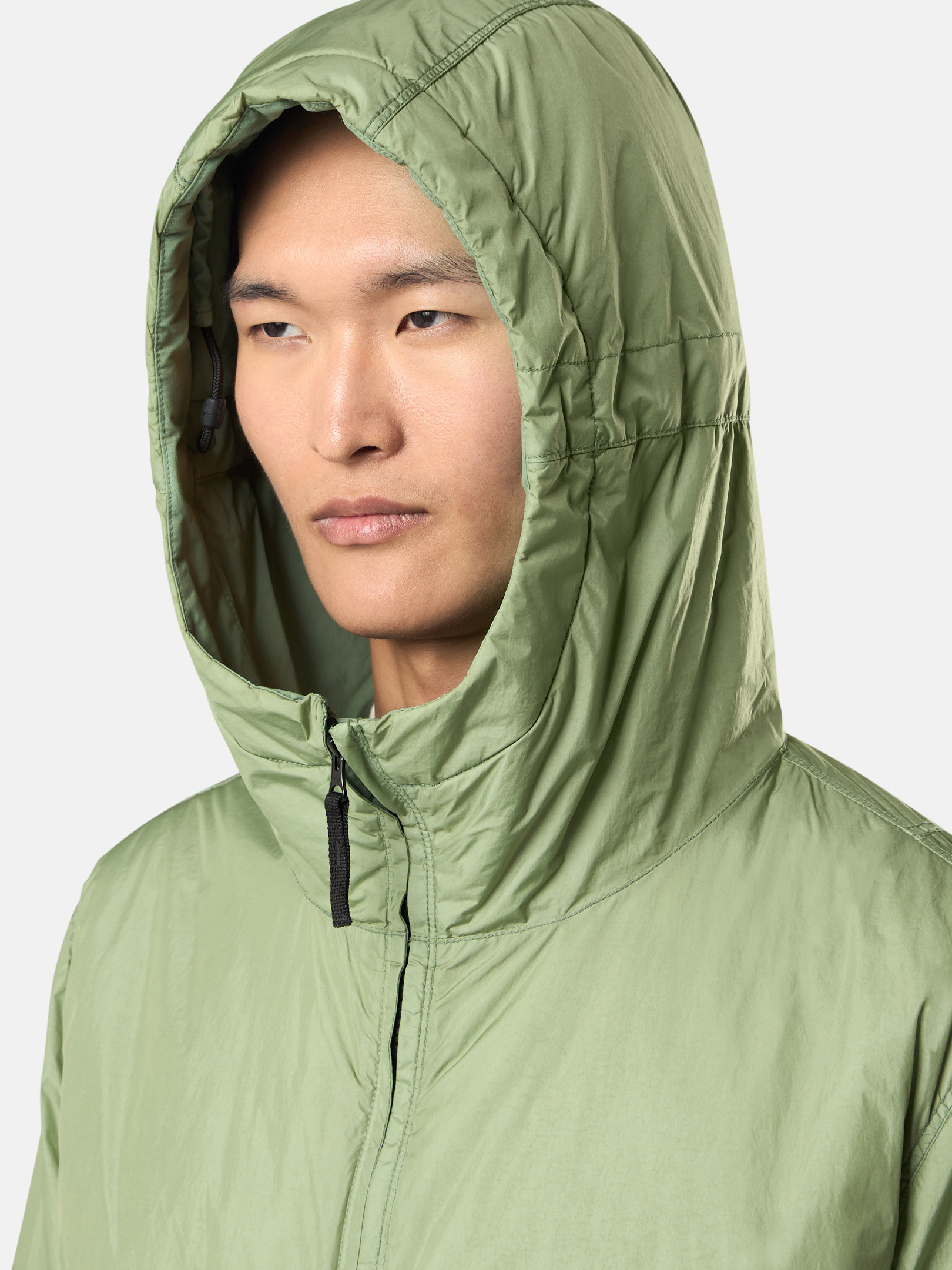 メンズ軽量ジャケットとトレンチコート | Stone Island