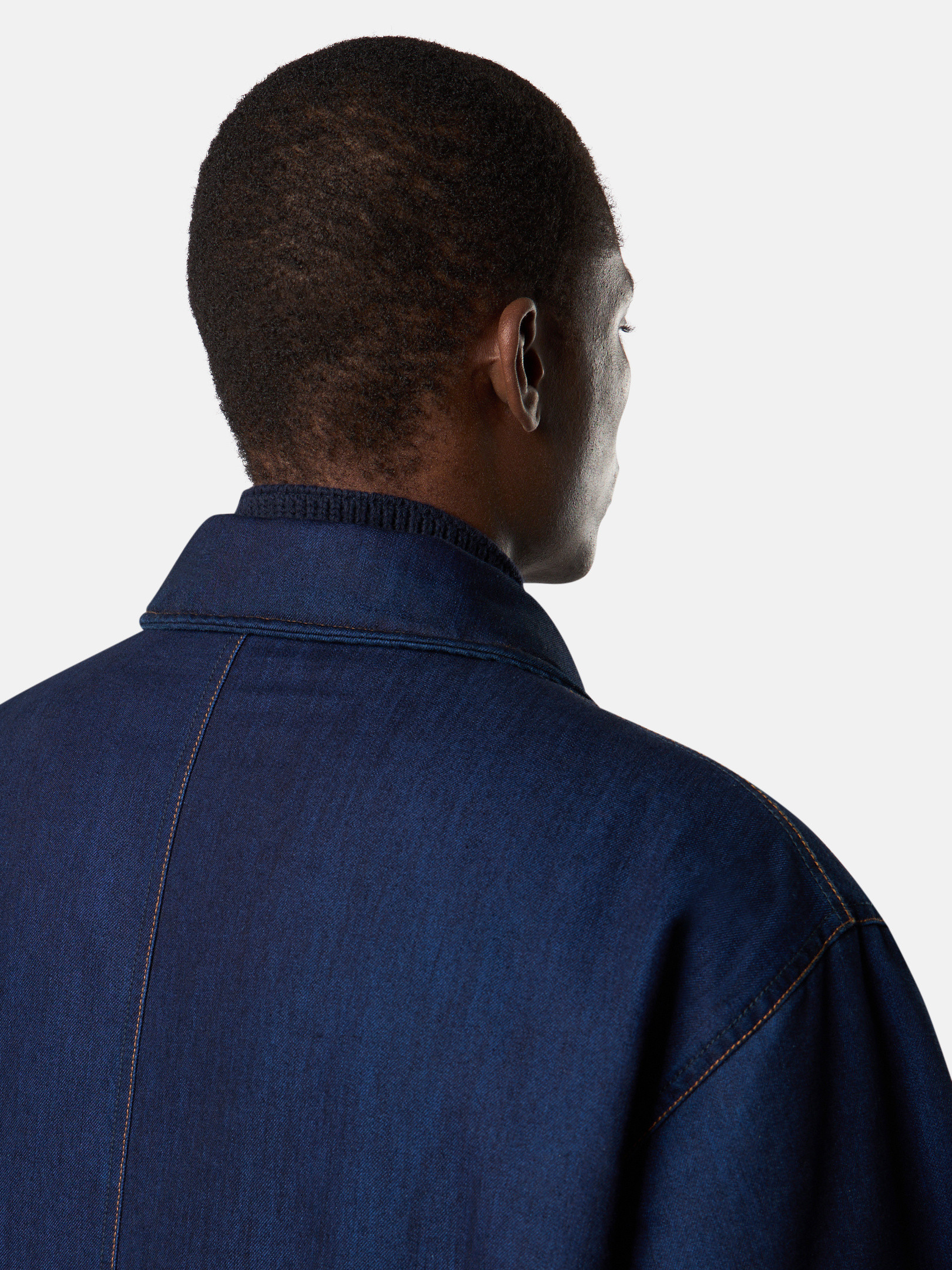 メンズ向けコートやジャケットなどアウターウェア | Stone Island