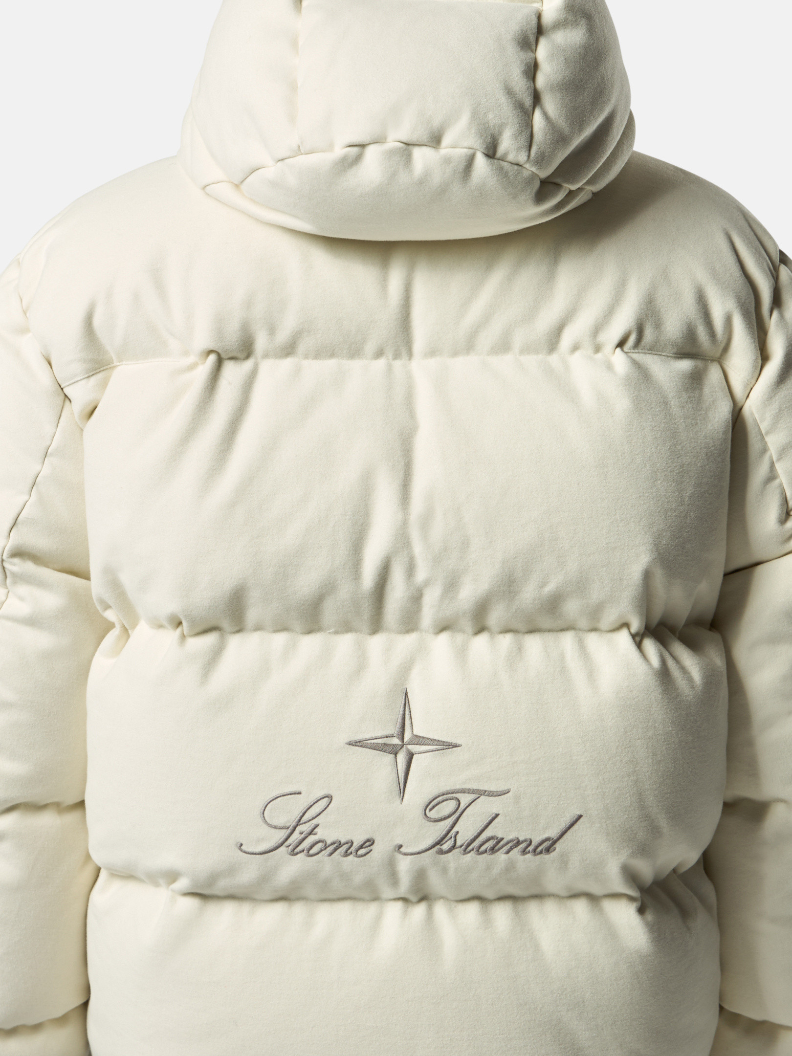 メンズ向けコートやジャケットなどアウターウェア | Stone Island