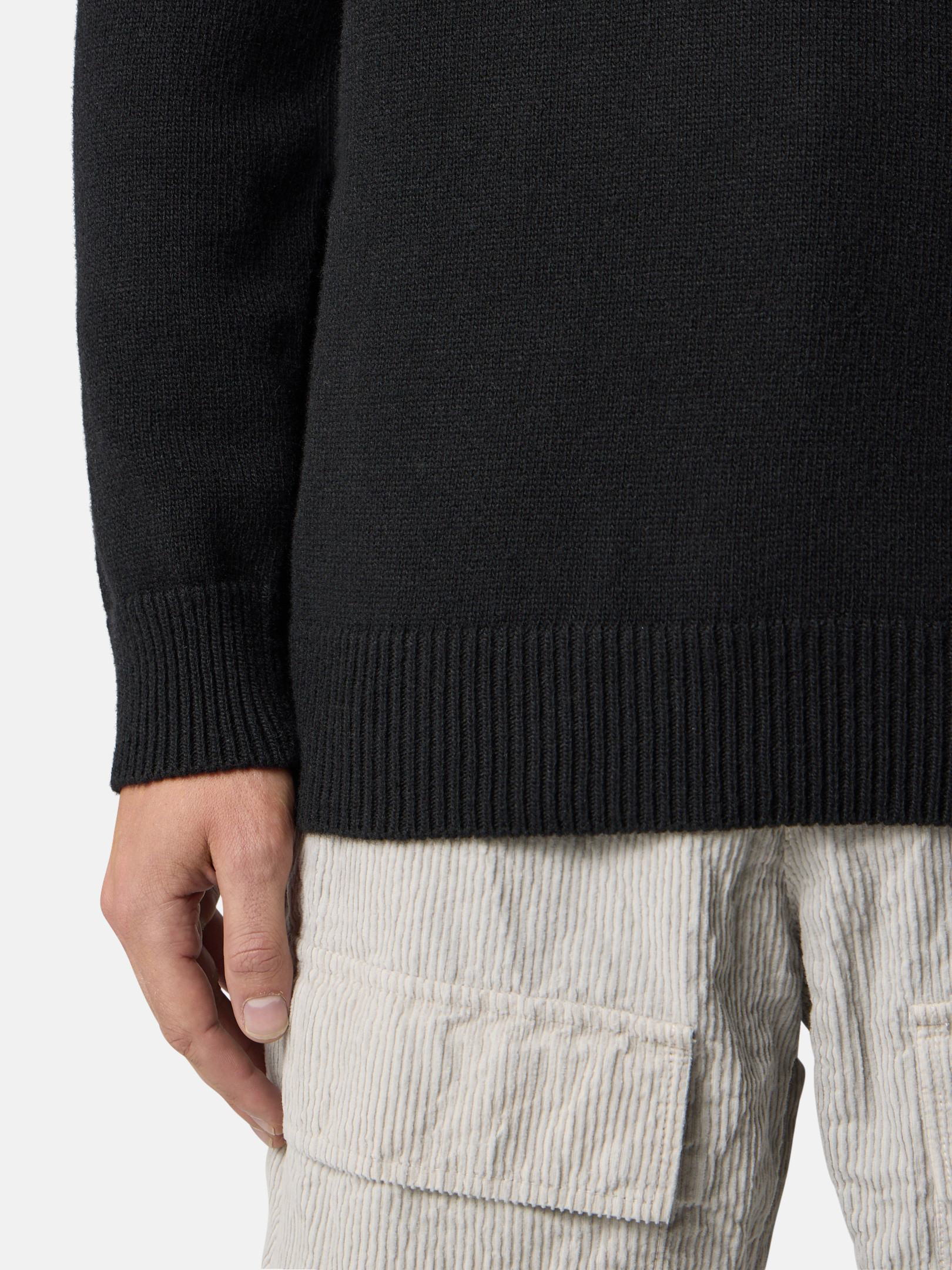 Black Crewneck sweater with reverse stitch details 5100072