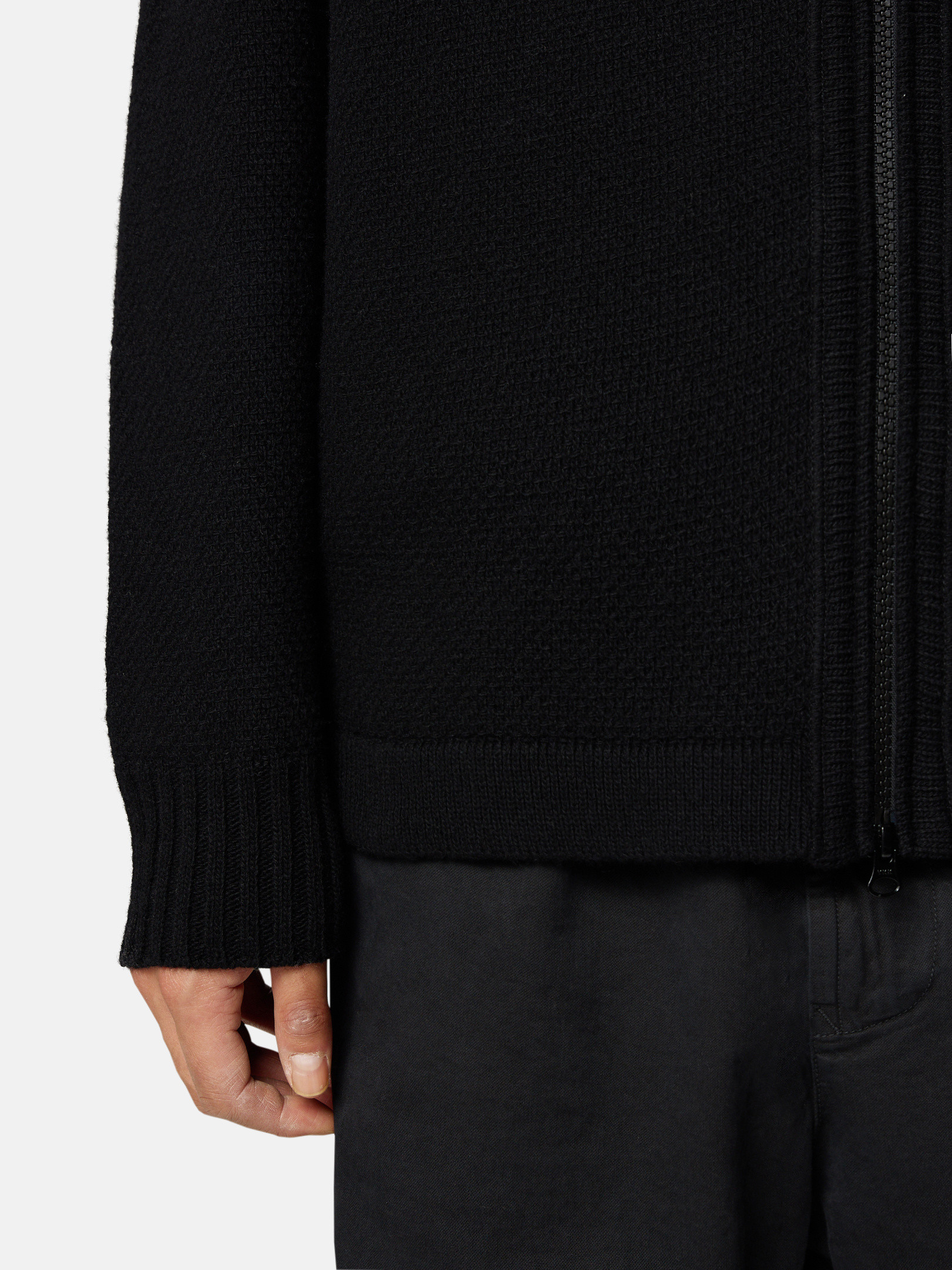 ブラック フード付き ジップアップジャンパー リブカフス