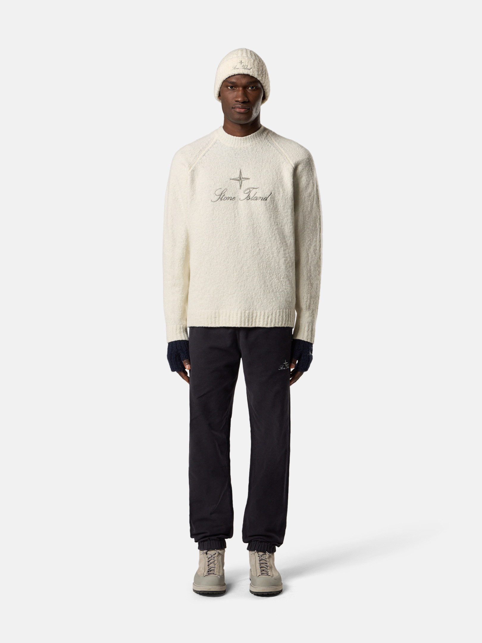 アイボリー オーバーサイズフィット ラグランスリーブ クルーネック