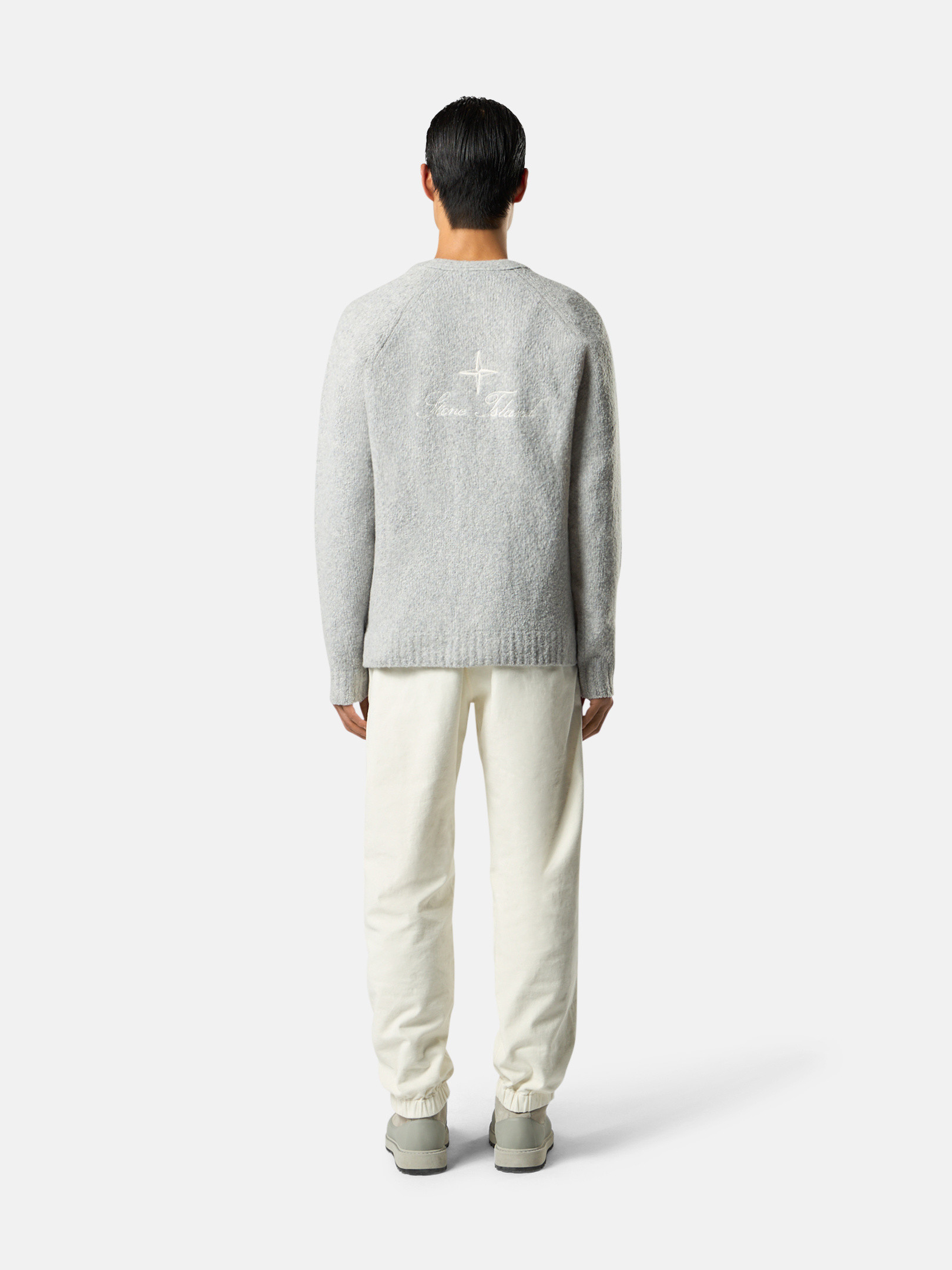 Vネックとボタン付きメンズカーディガン | Stone Island