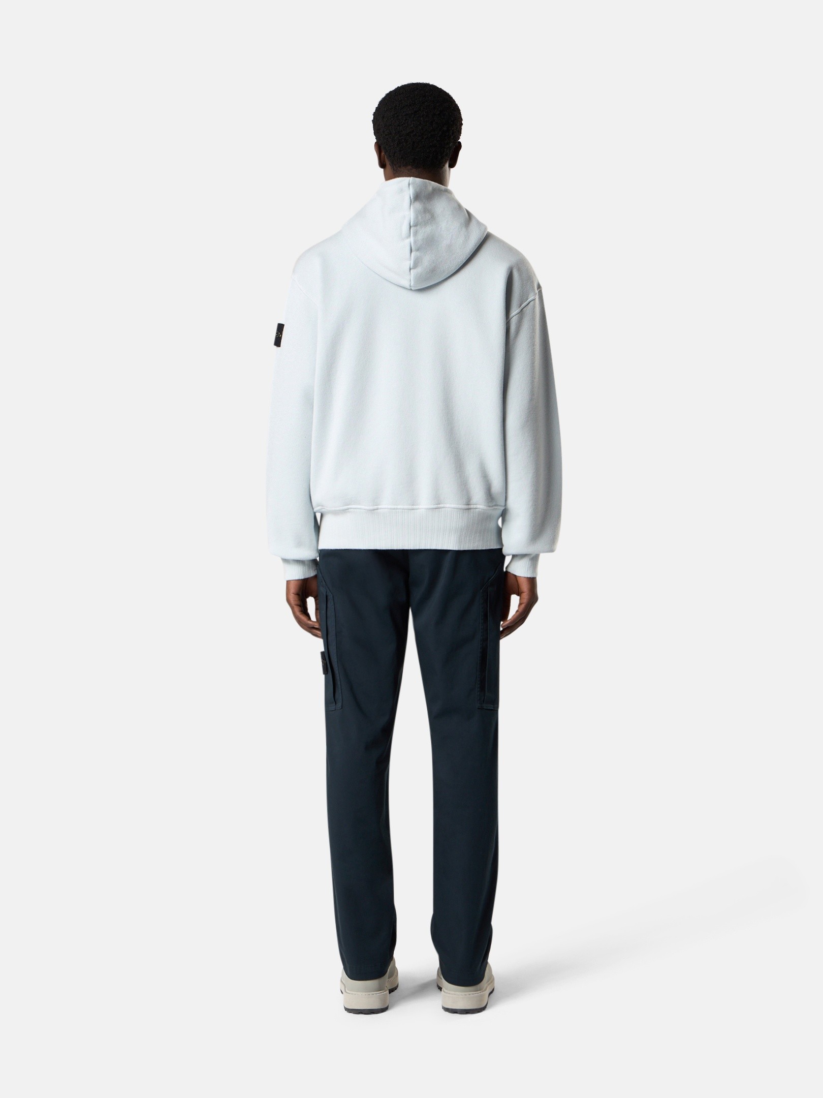 フード付きスウェットとラウンドネックスウェット | Stone Island