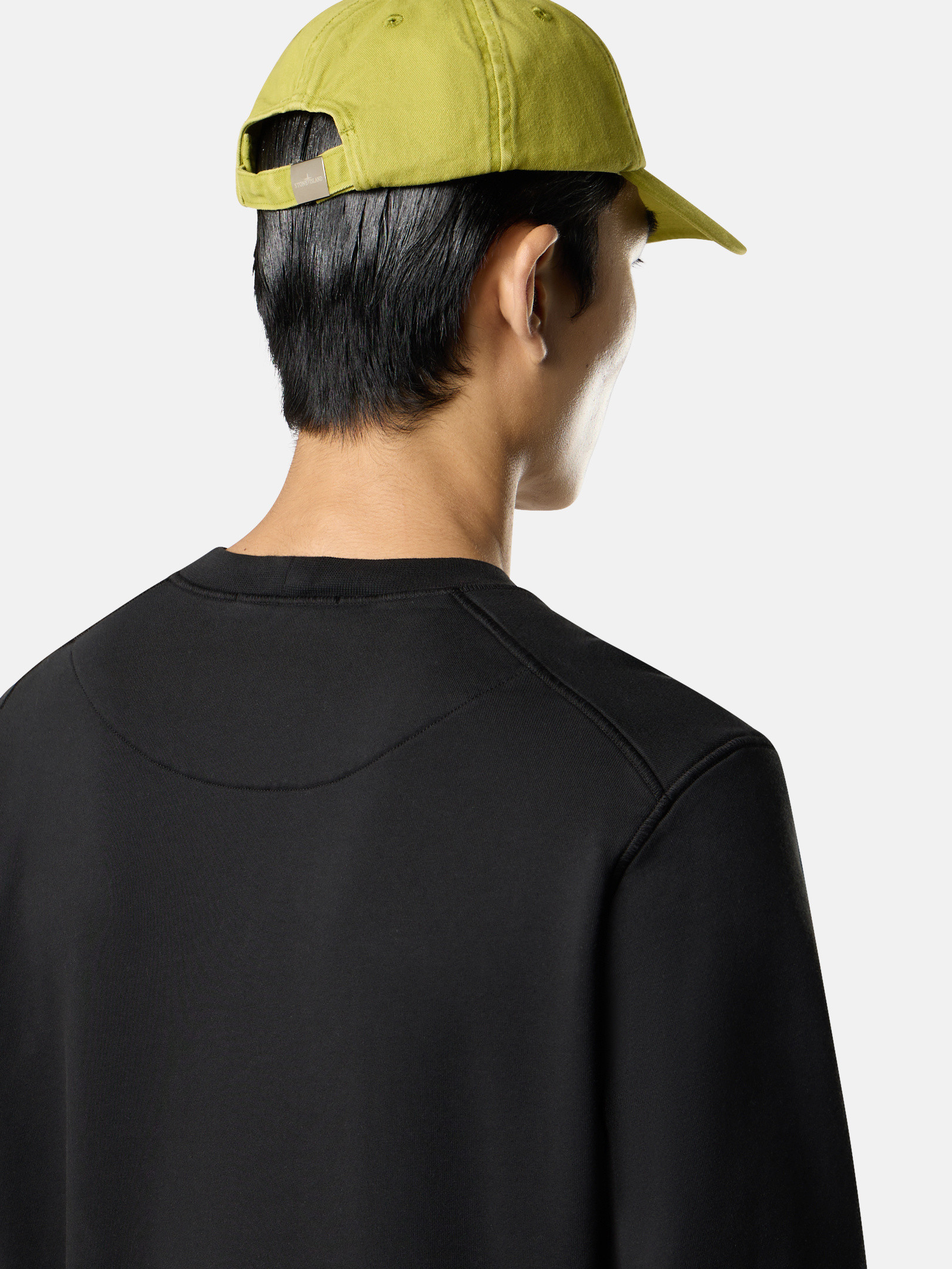 フード付きスウェットとラウンドネックスウェット | Stone Island