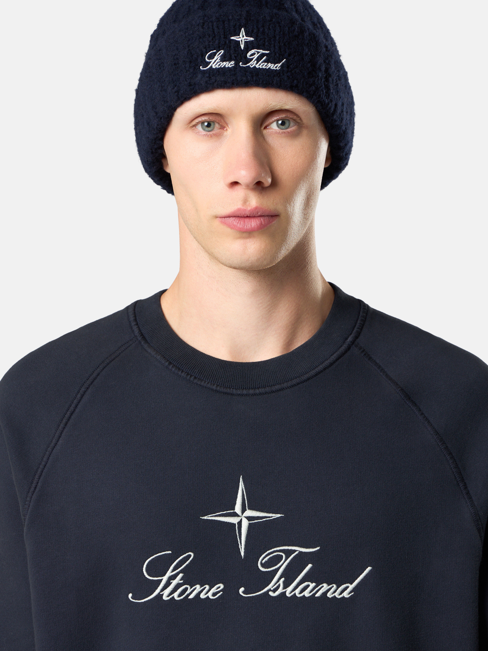 フード付きスウェットとラウンドネックスウェット | Stone Island