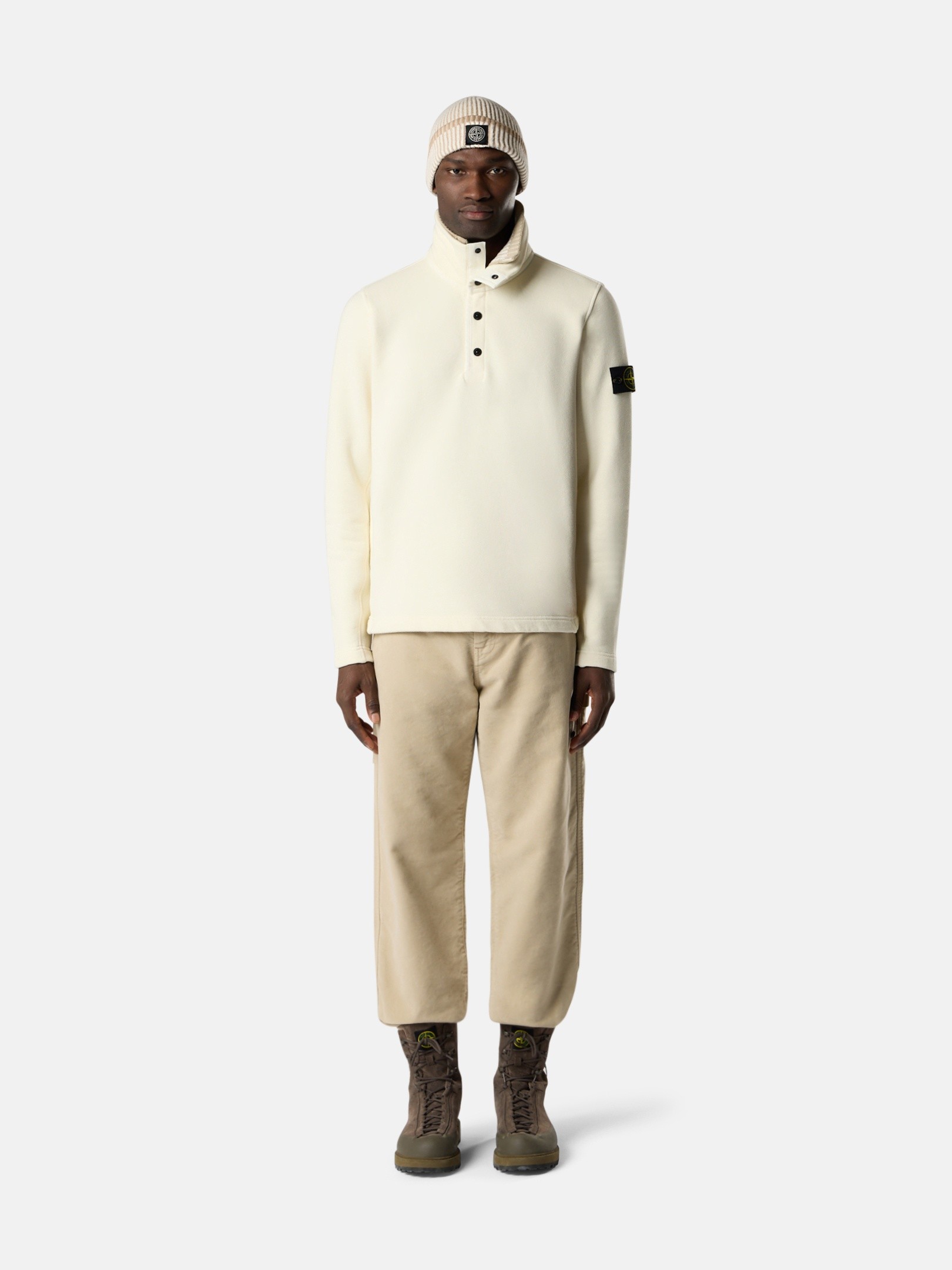 フード付きスウェットとラウンドネックスウェット | Stone Island