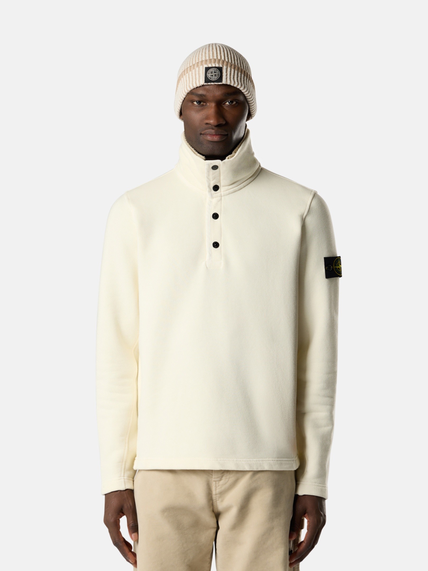 フード付きスウェットとラウンドネックスウェット | Stone Island