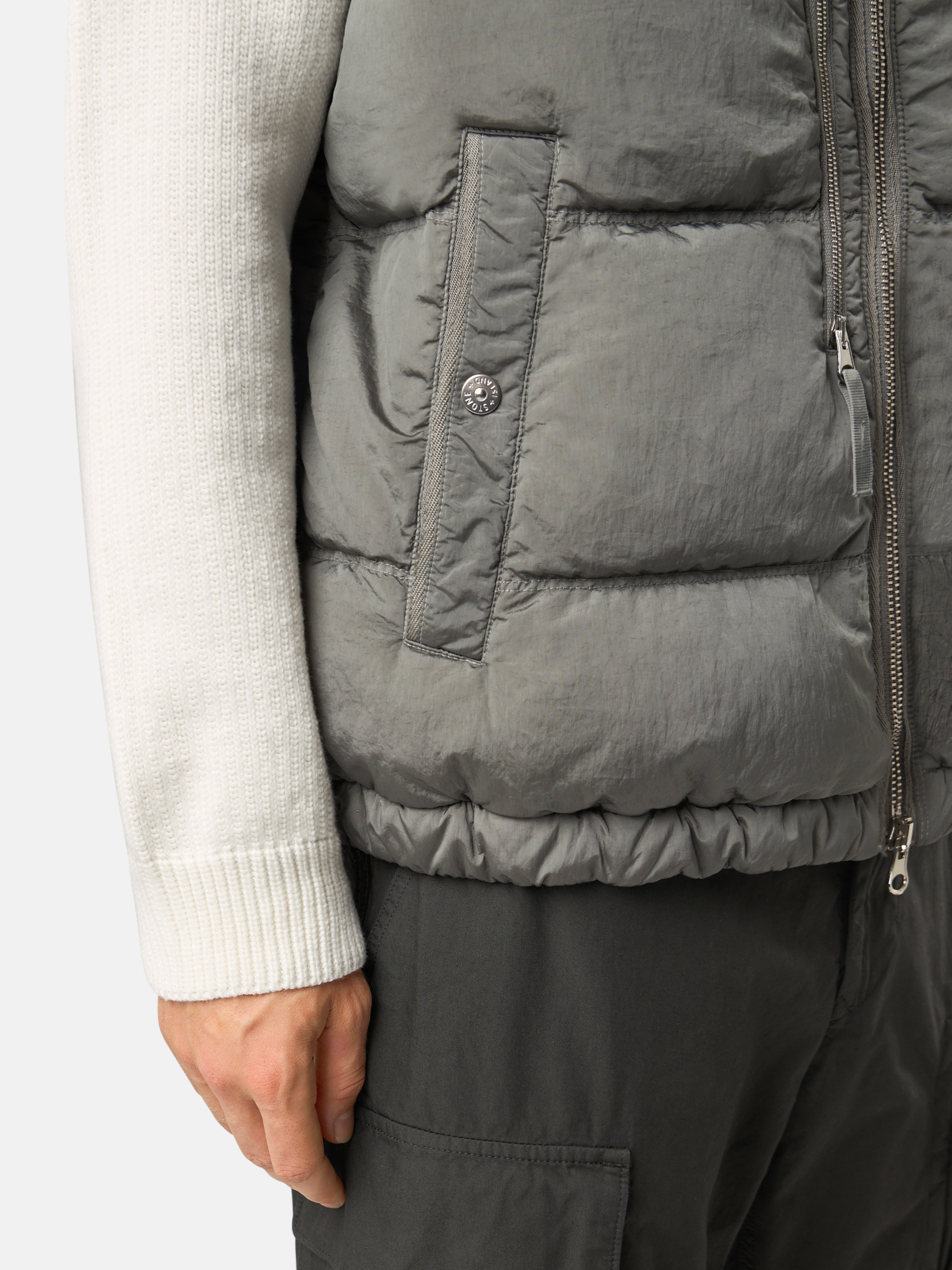 【希少カラー】Stone ダウンベスト STONE ISLAND(ストーンアイランド)ガーメントダイシームレス