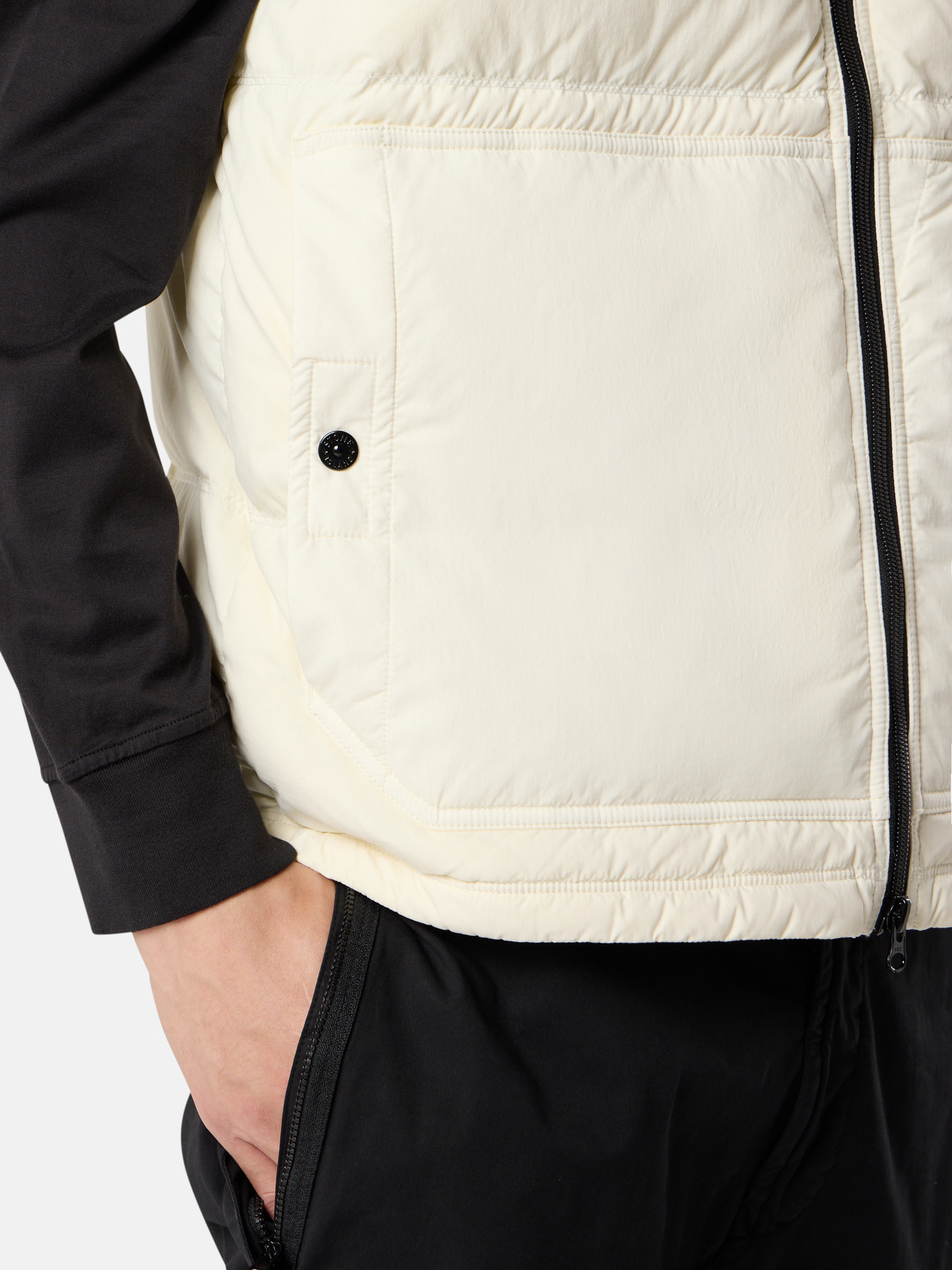 Ivory Vest with water-repellent finish and snap pockets