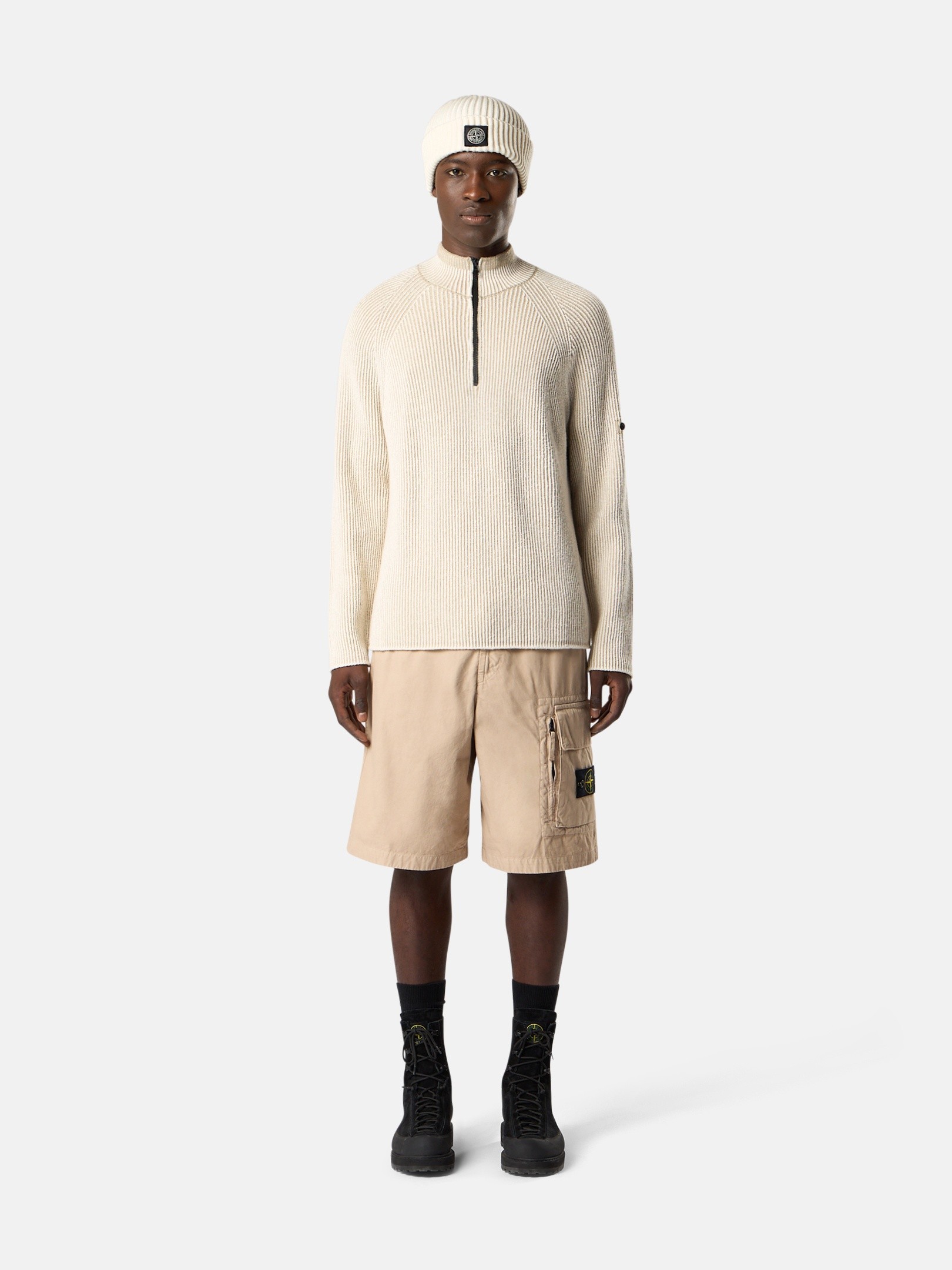 Desert Loose-wide-leg Bermuda shorts with snap pockets L100003