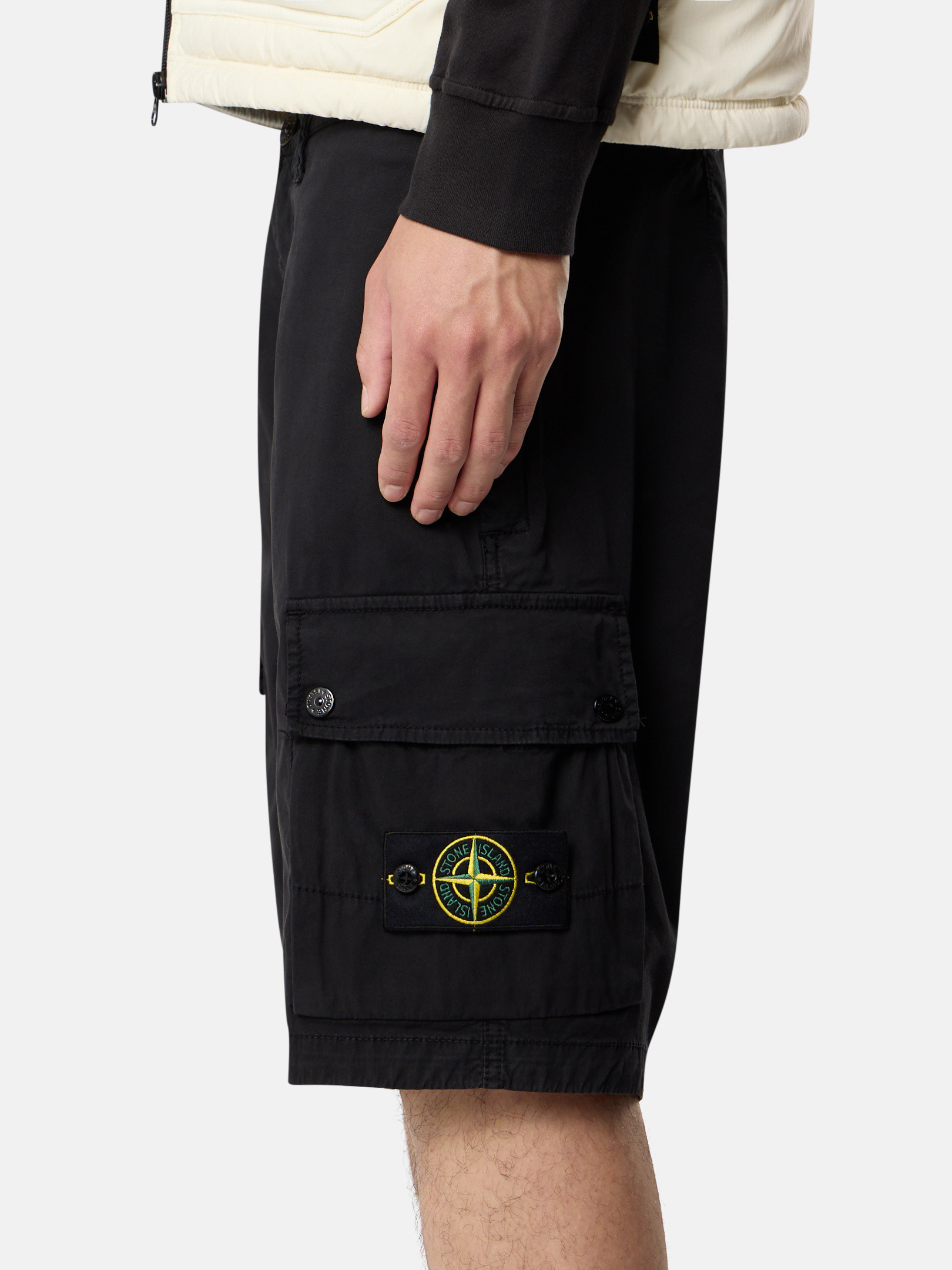 ブラック スリムフィット バミューダショートパンツ ファスナー