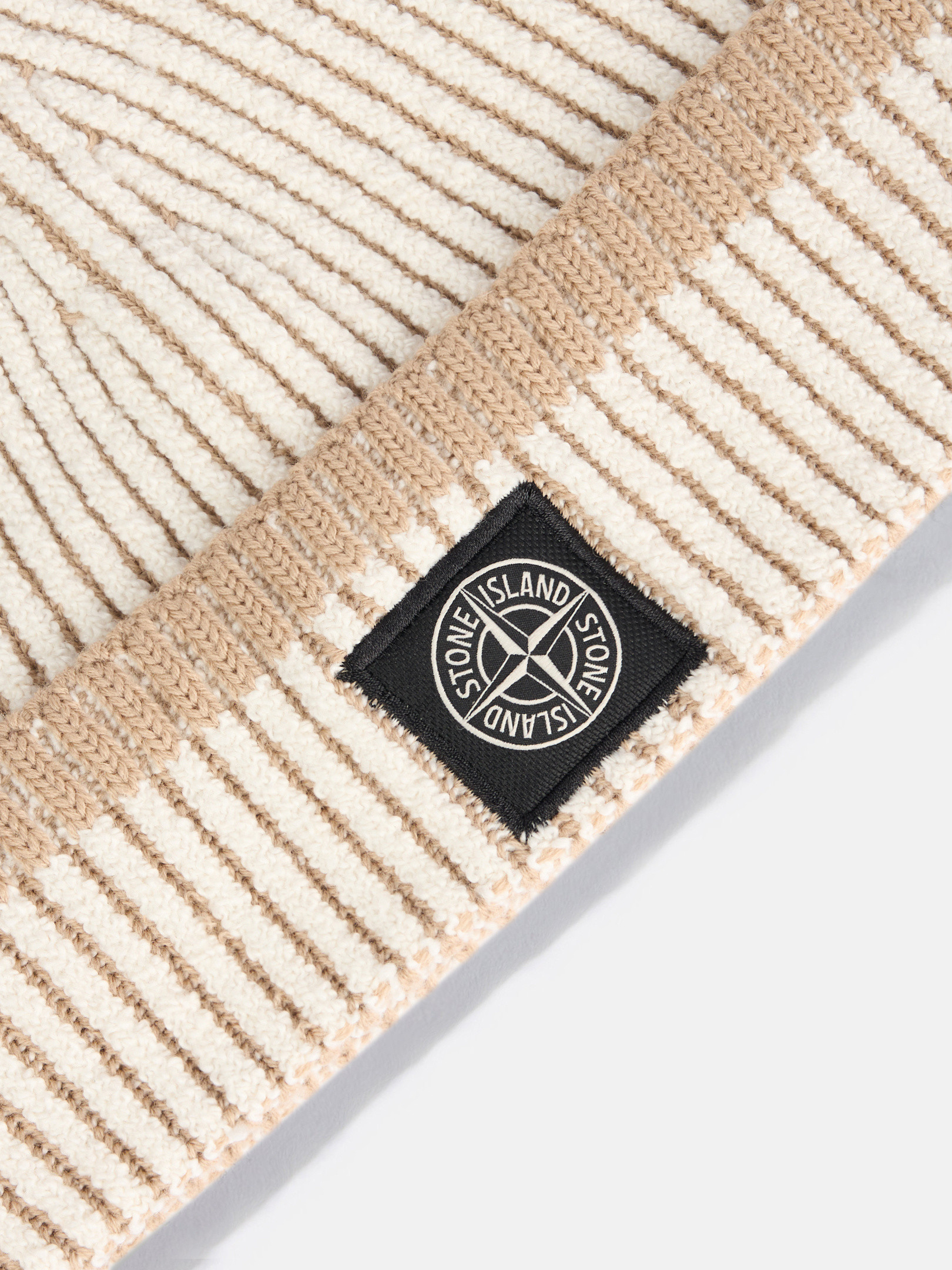 ロゴパッチ付きメンズ入りビーニー | Stone Island