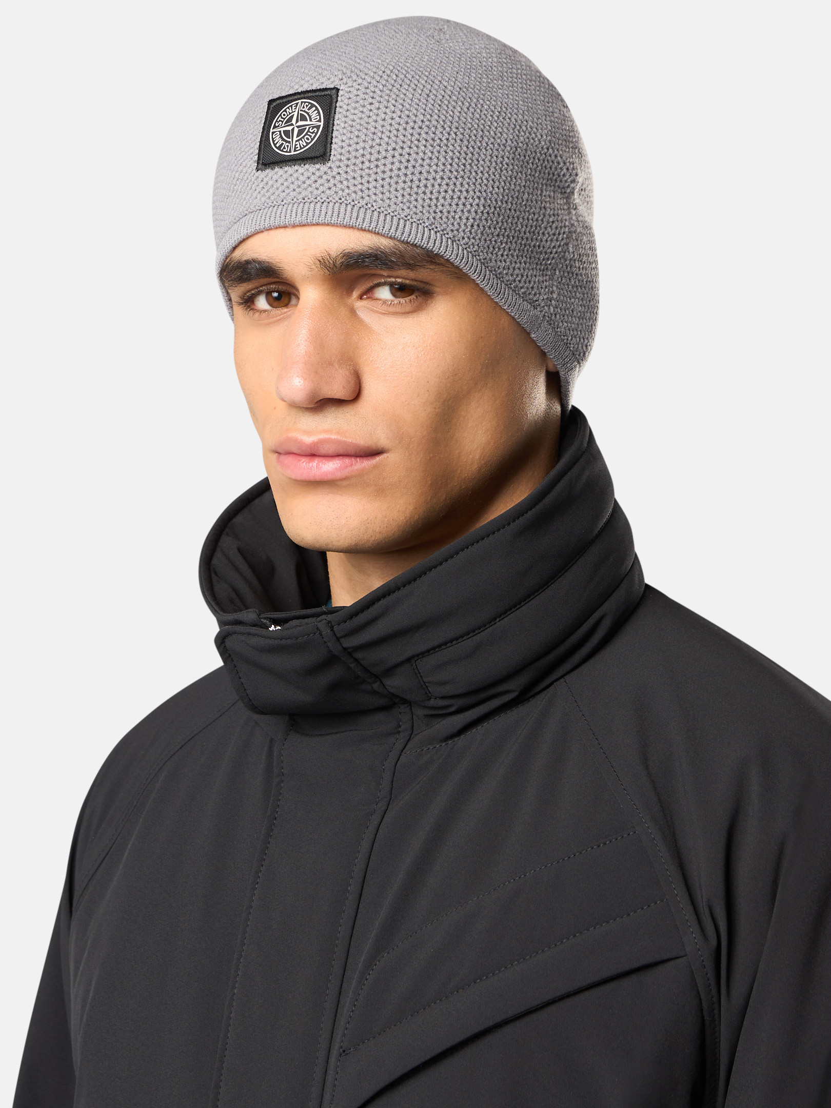 Men's beanies with logo patch Stone Island