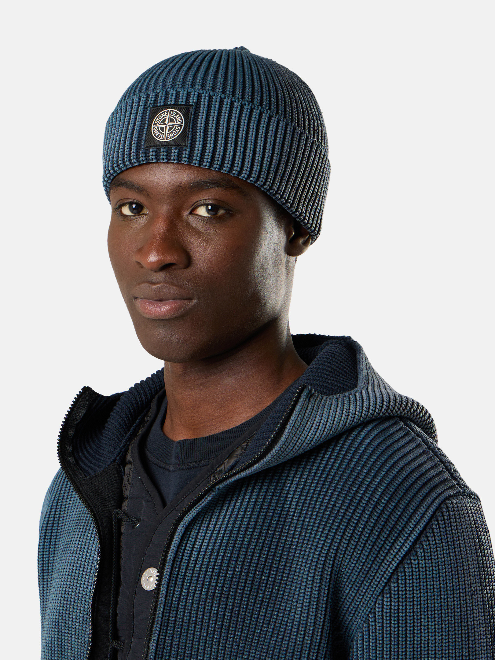 ロゴパッチ付きメンズ入りビーニー | Stone Island