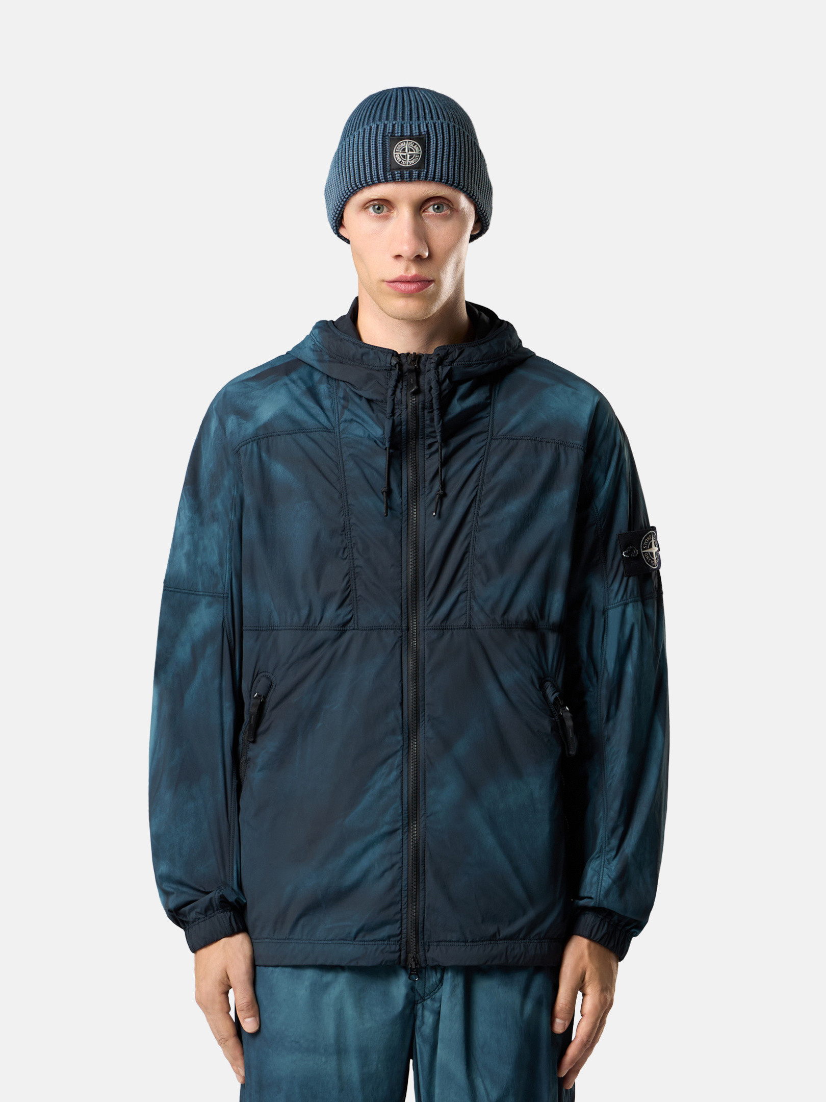 Black Hooded jacket with wind- and water-resistant coating Q100022