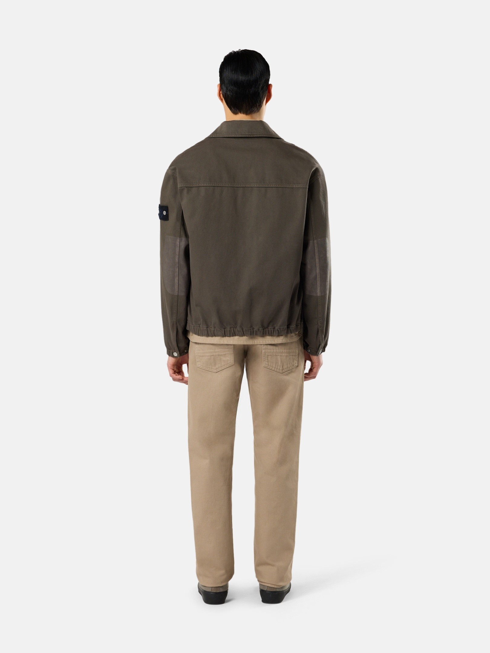メンズ軽量ジャケットとトレンチコート | Stone Island