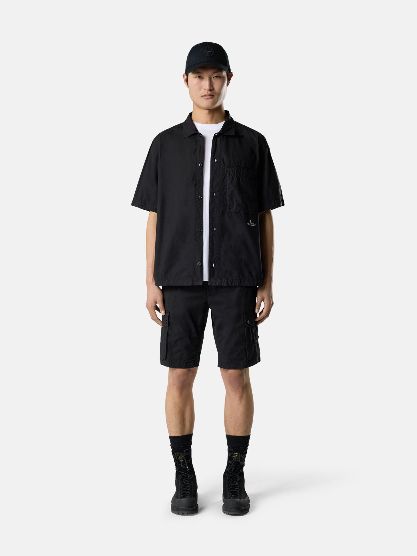Black Comfort-fit short-sleeve shirt with chest pocket 1100006