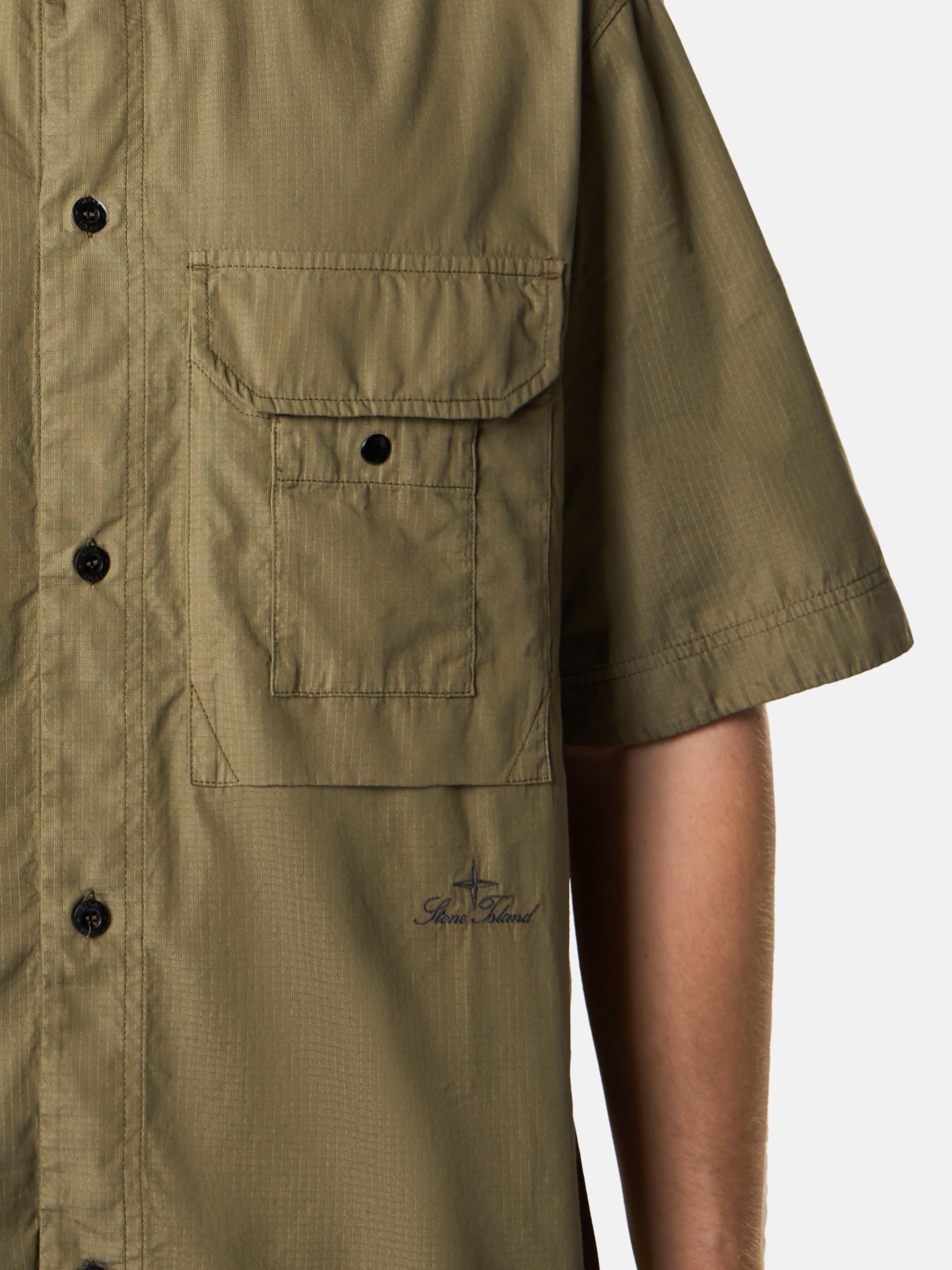 Military Green Comfort-fit short-sleeve shirt with chest pocket