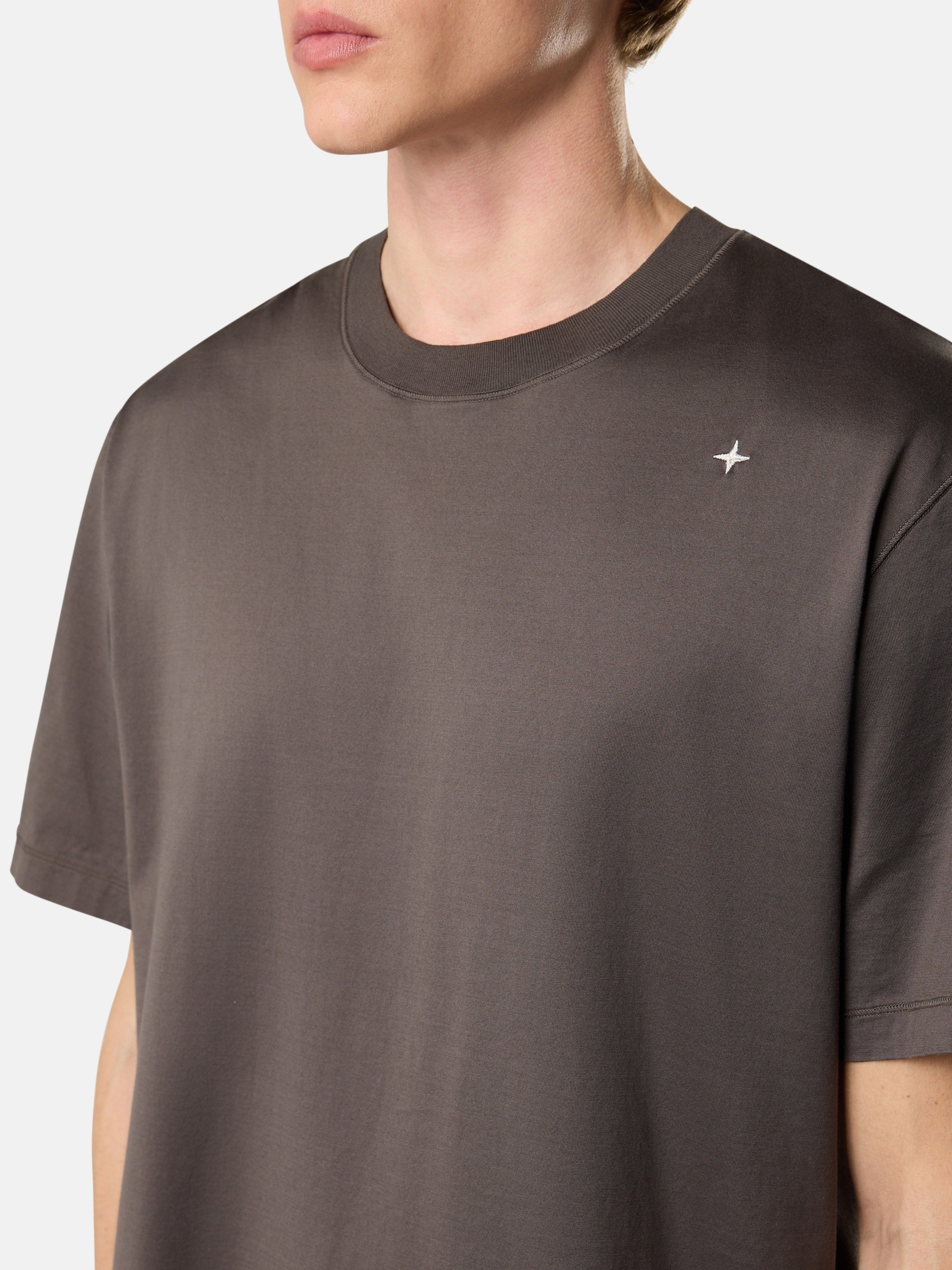 チャコールグレー レギュラーフィット Tシャツ オーバーロックシーム
