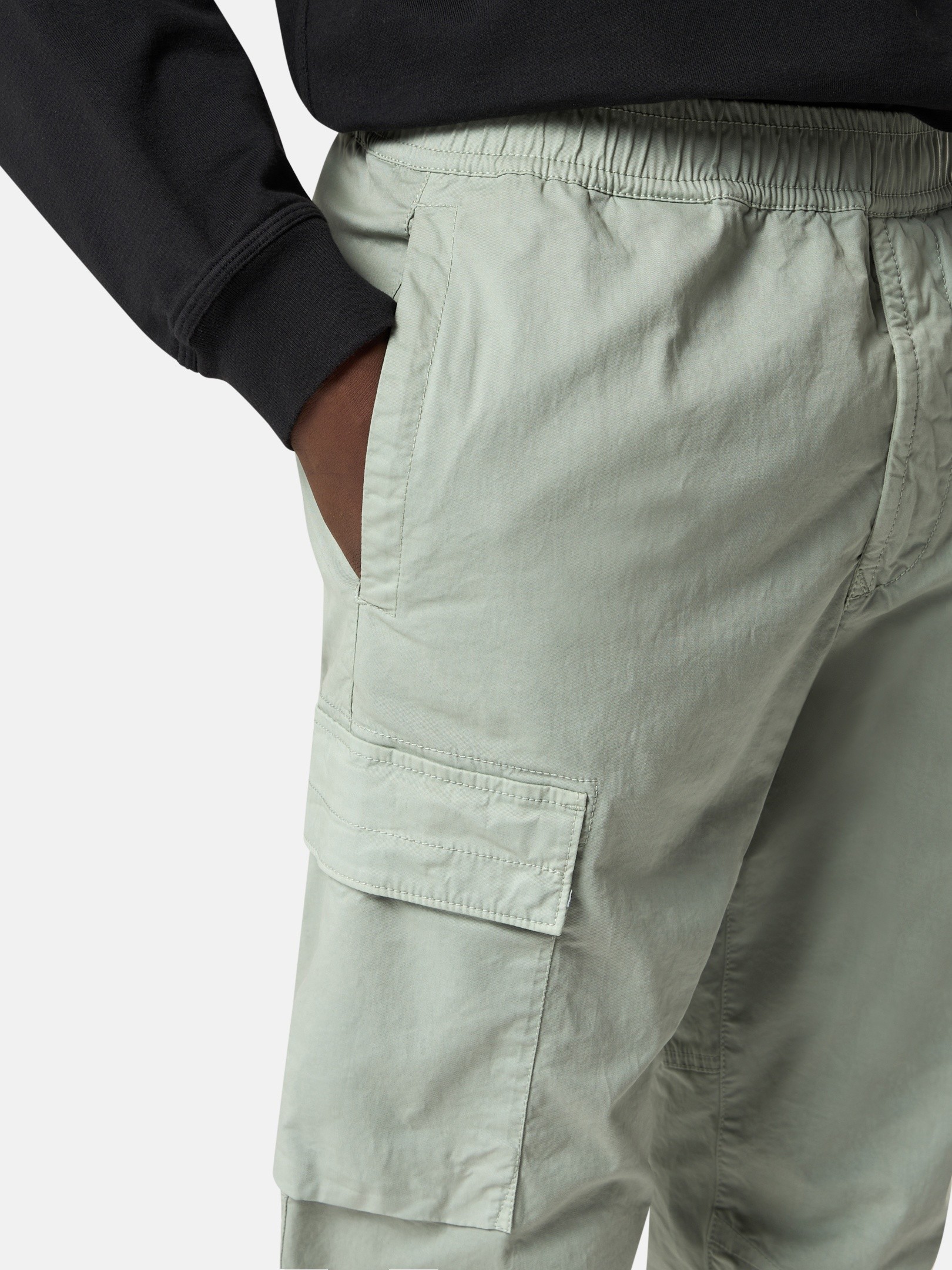 メンズパンツ、カーゴ、バミューダショートパンツ | Stone Island