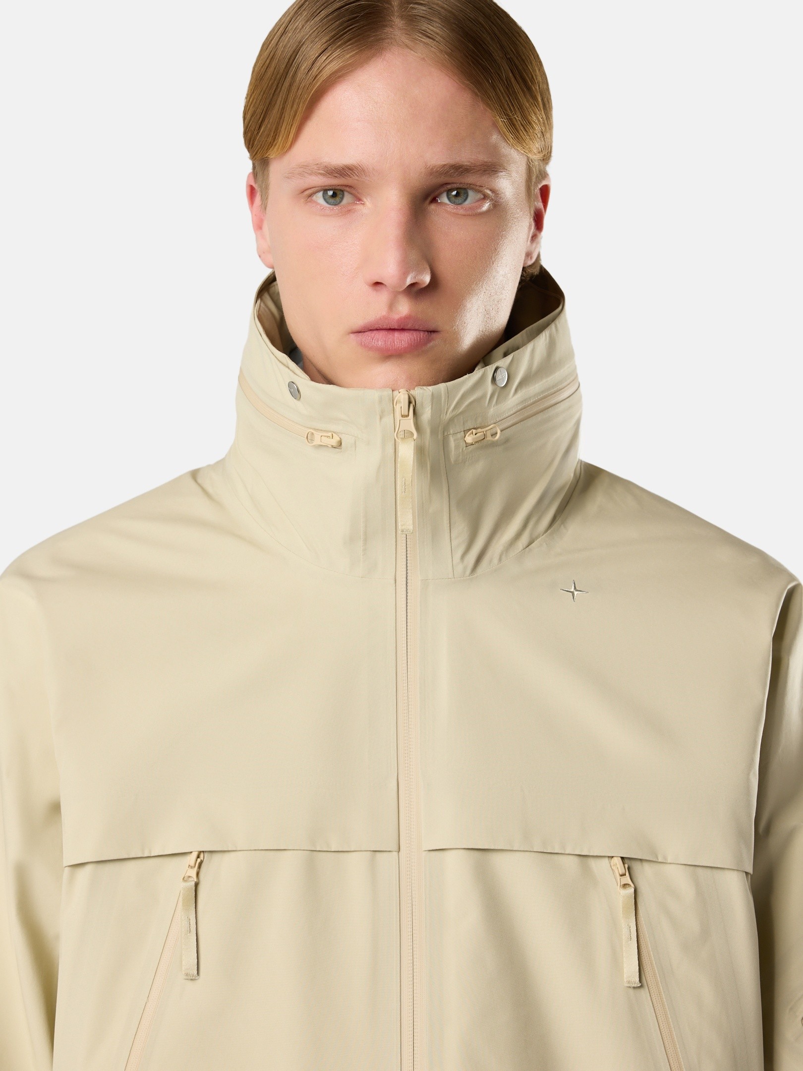 メンズ向けコートやジャケットなどアウターウェア | Stone Island