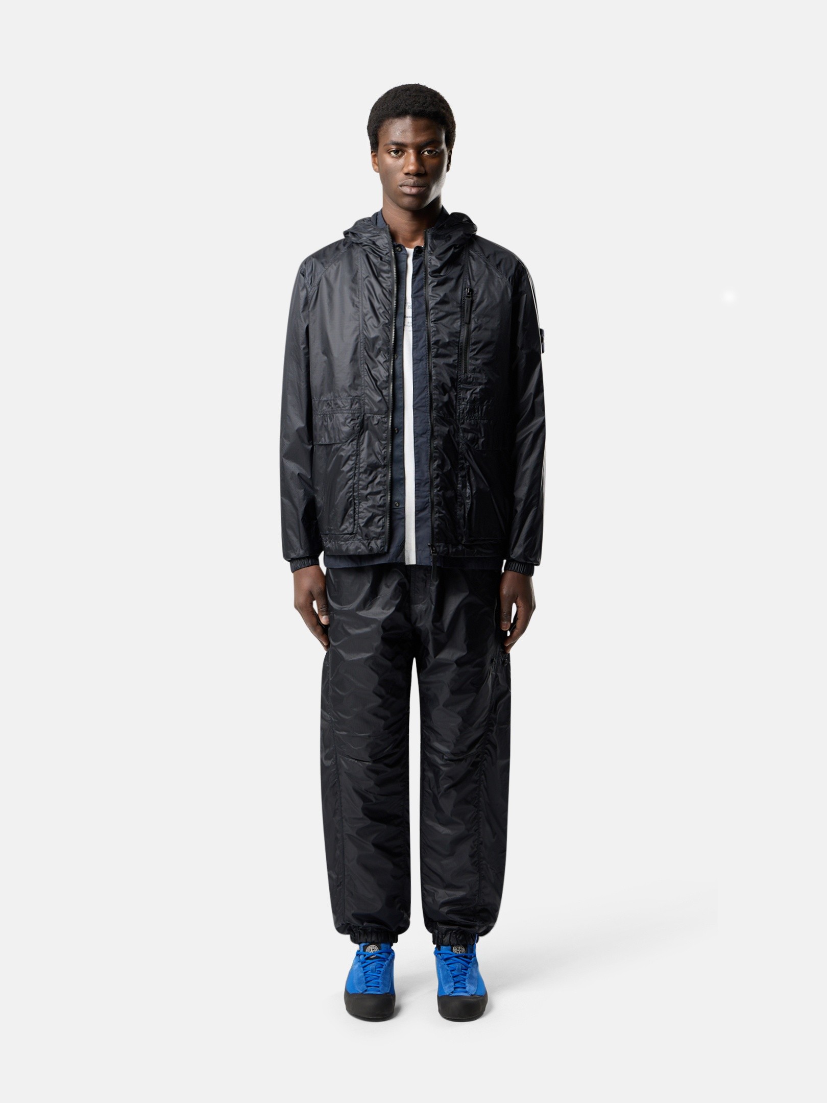 メンズ向けコートやジャケットなどアウターウェア | Stone Island メンズ向けコートやジャケットなどアウターウェア | Stone Island