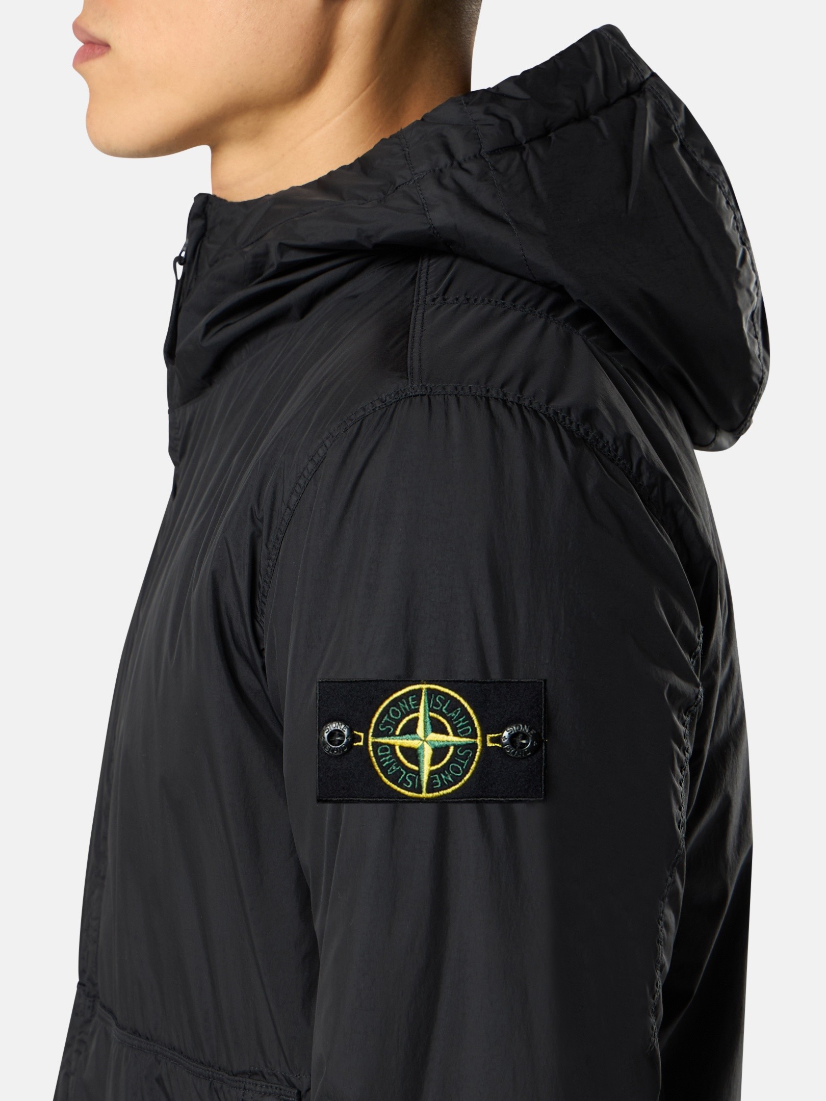 メンズ軽量ジャケットとトレンチコート | Stone Island