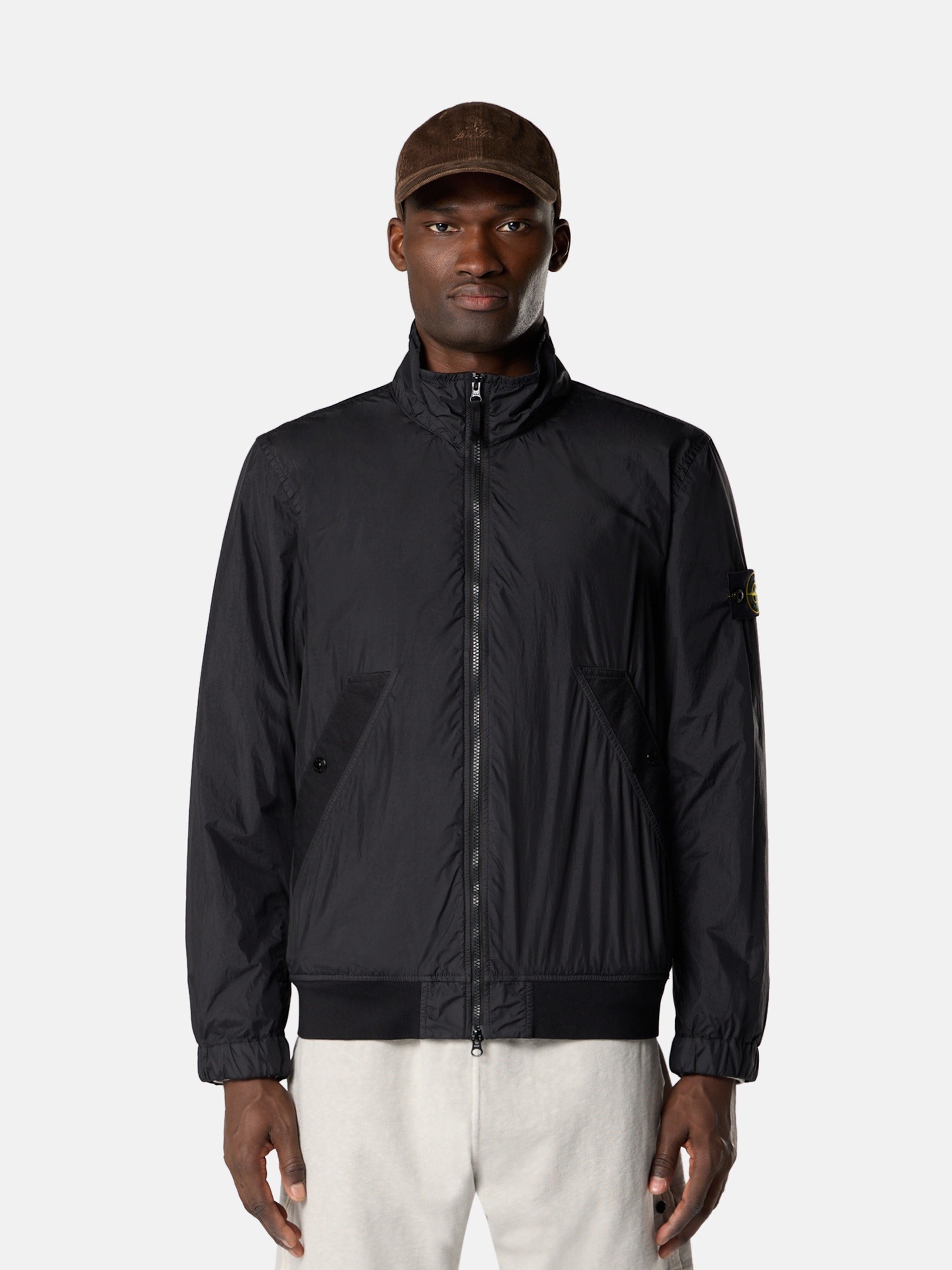 メンズ軽量ジャケットとトレンチコート | Stone Island