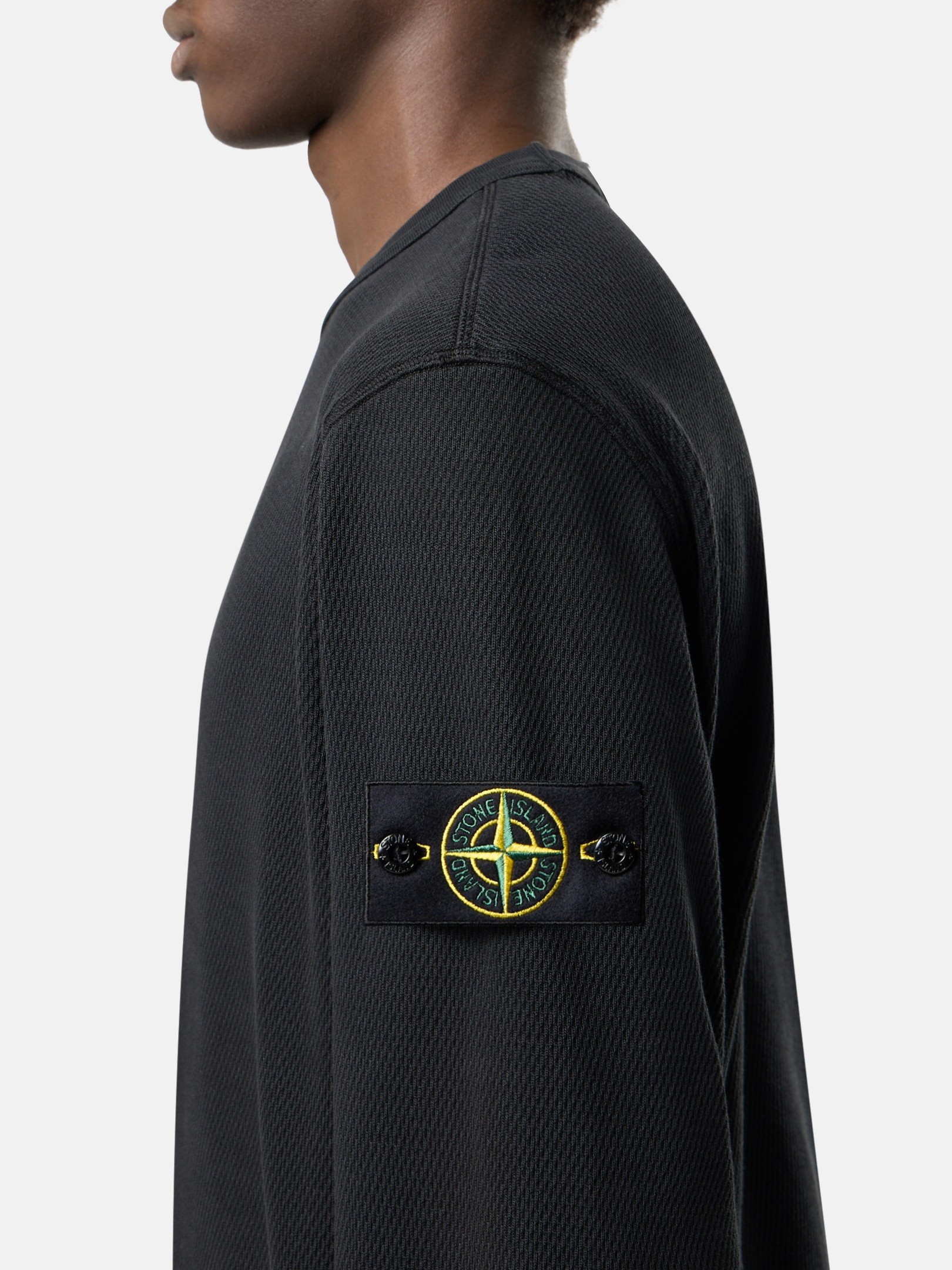 フード付きスウェットとラウンドネックスウェット | Stone Island