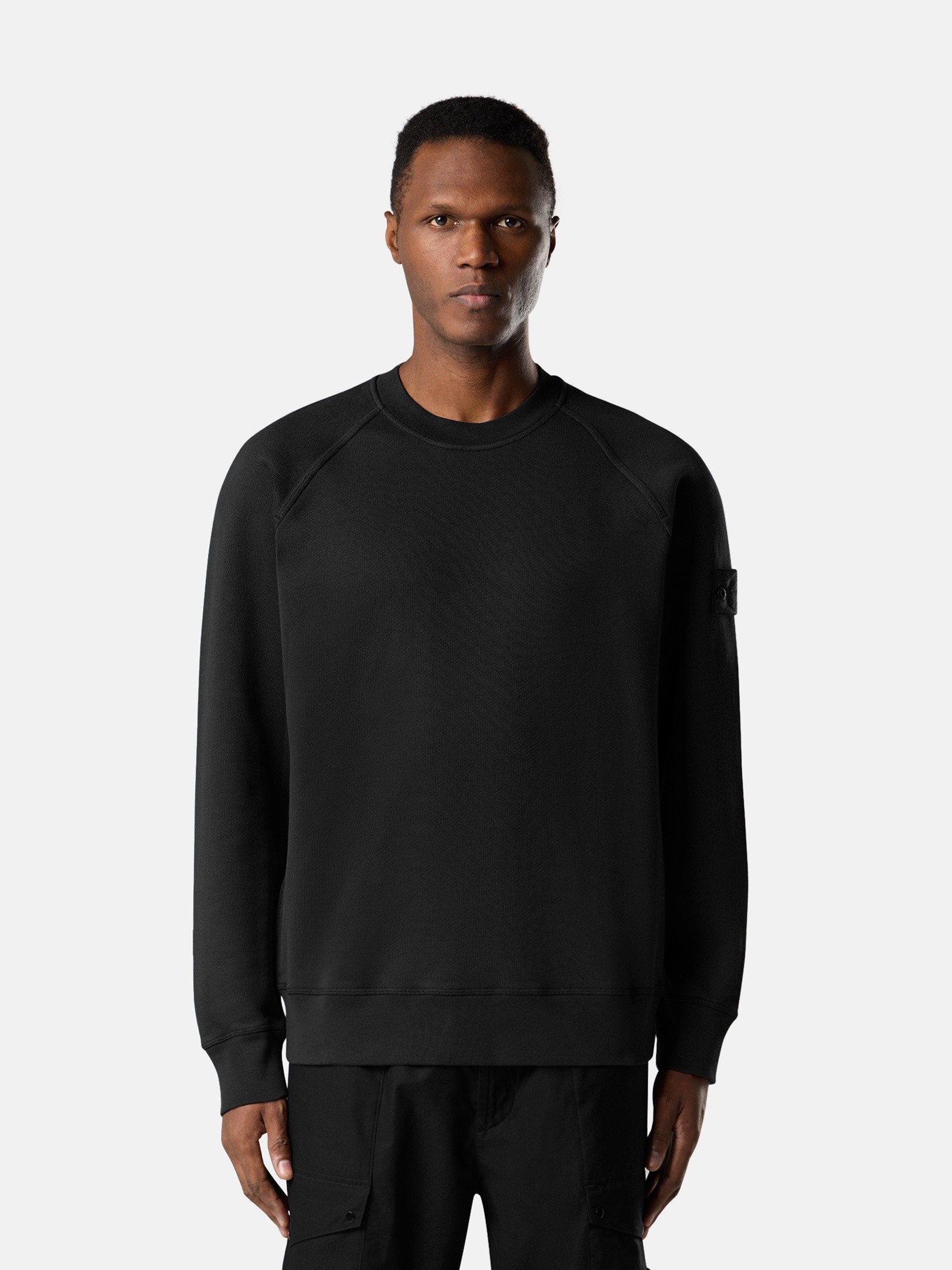 フード付きスウェットとラウンドネックスウェット | Stone Island