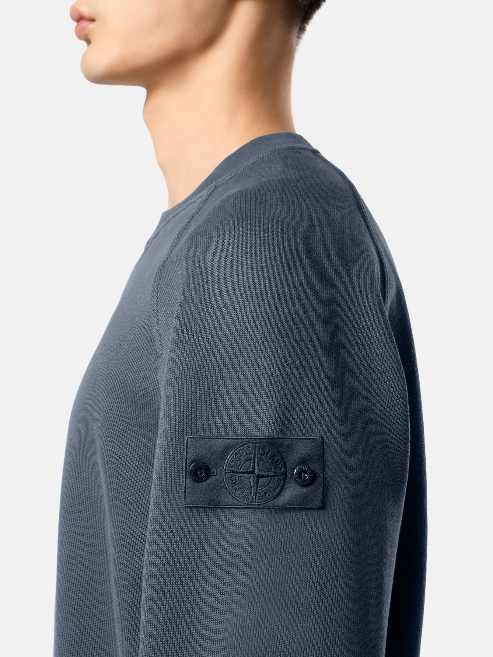 STONE  GHOST 24aw ハーフボタンスウェット Slate Blue Comfort-fit crewneck sweatshirt with raglan sleeves