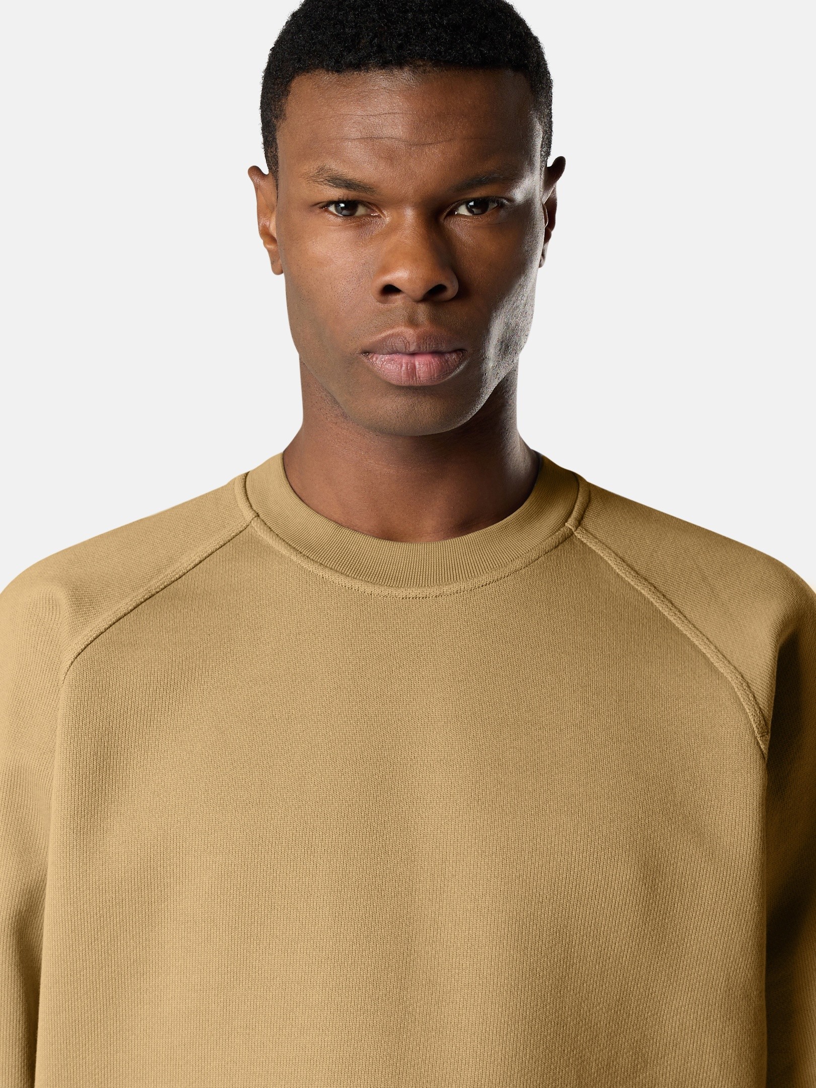 フード付きスウェットとラウンドネックスウェット | Stone Island