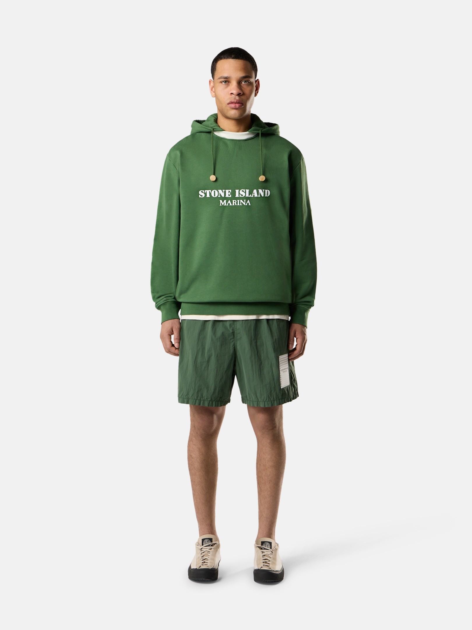 フード付きスウェットとラウンドネックスウェット | Stone Island