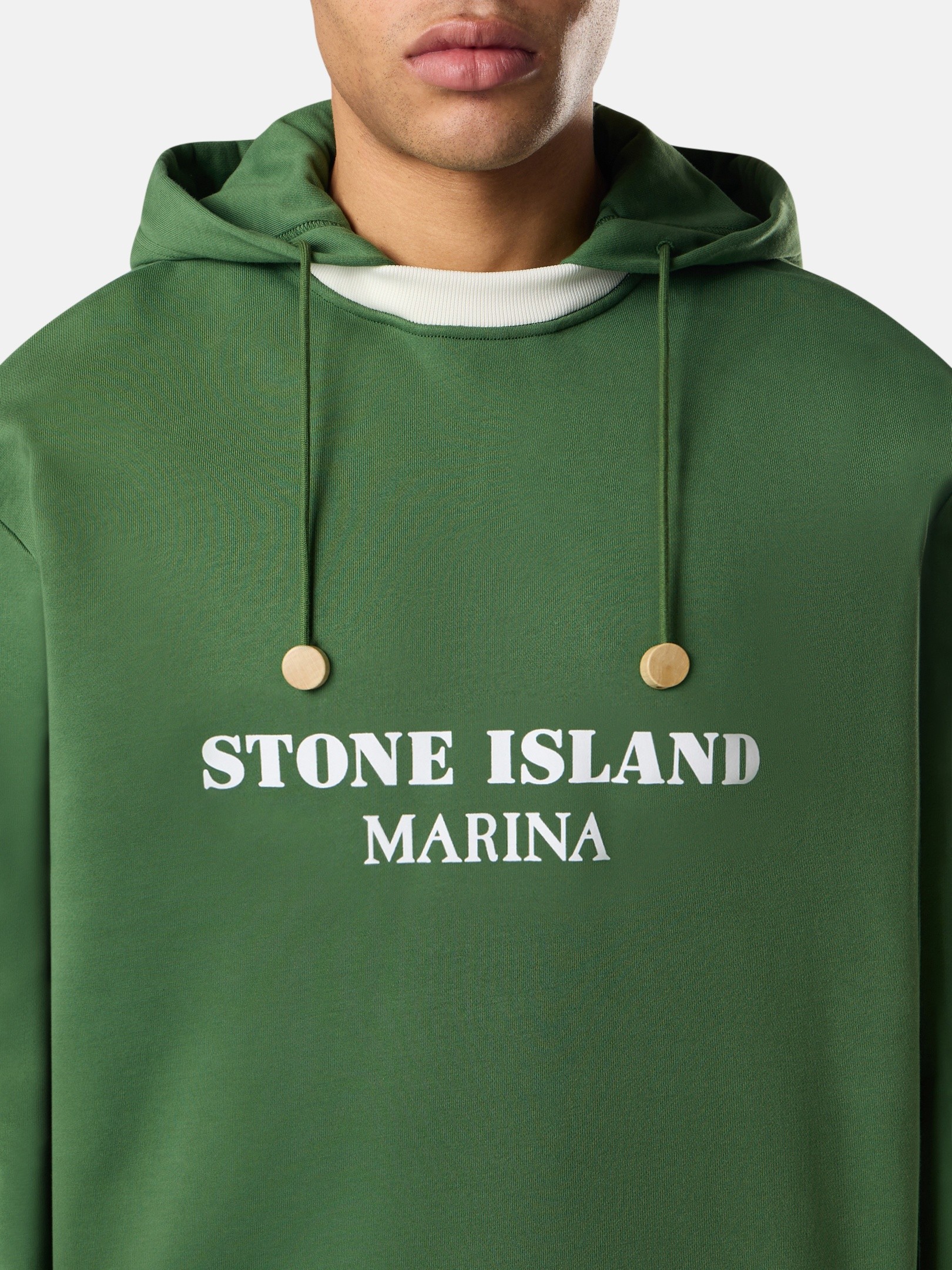 フード付きスウェットとラウンドネックスウェット | Stone Island